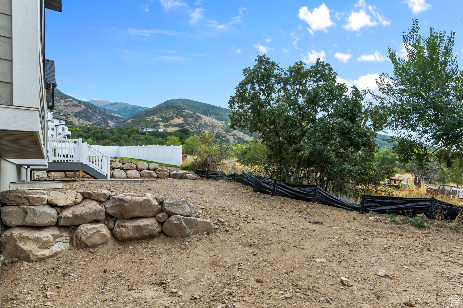 View of yard featuring a mountain view