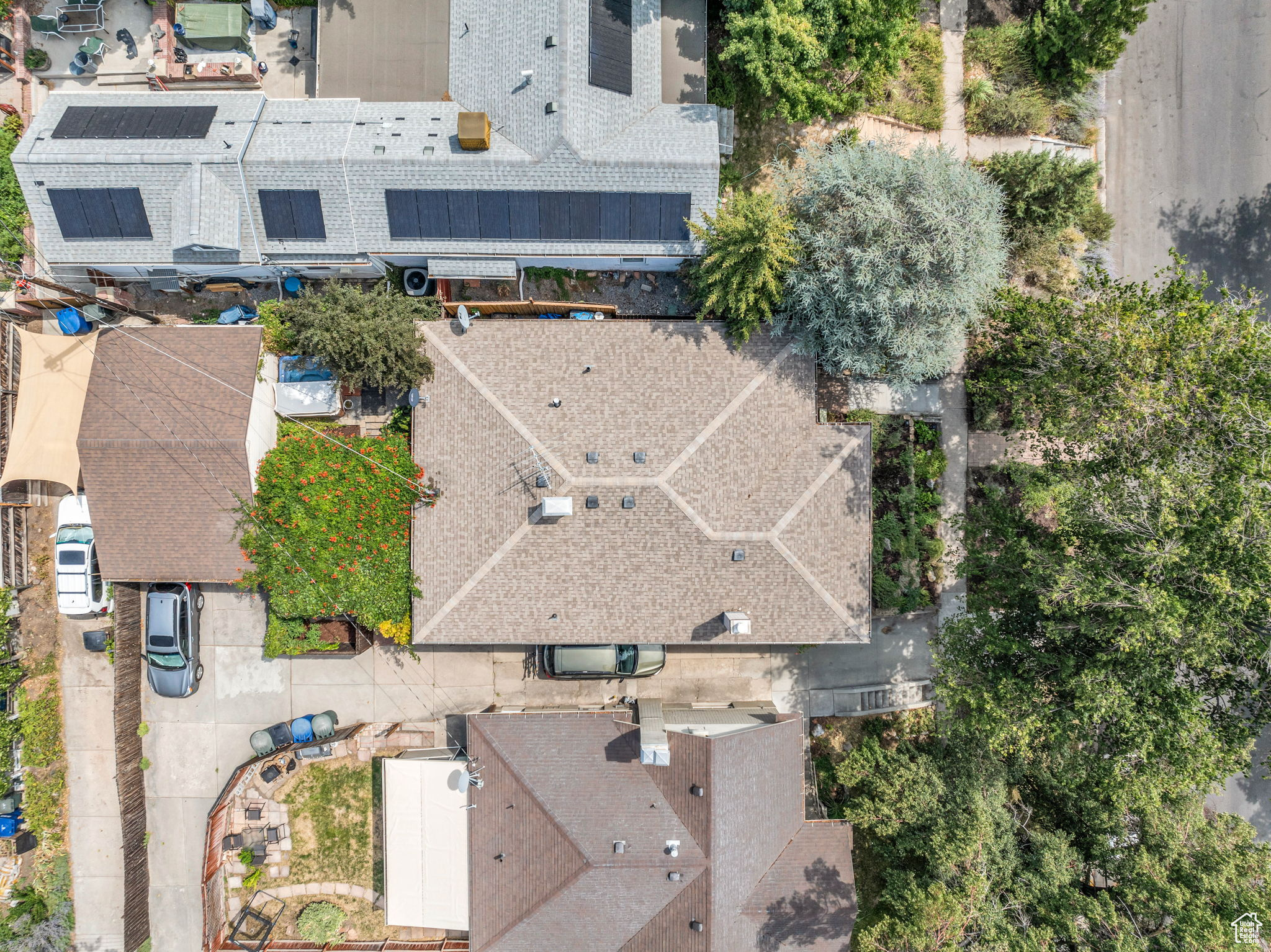 Birds eye view of property