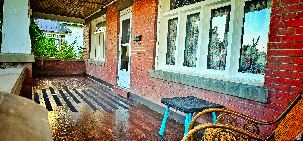 View of patio / terrace featuring covered porch