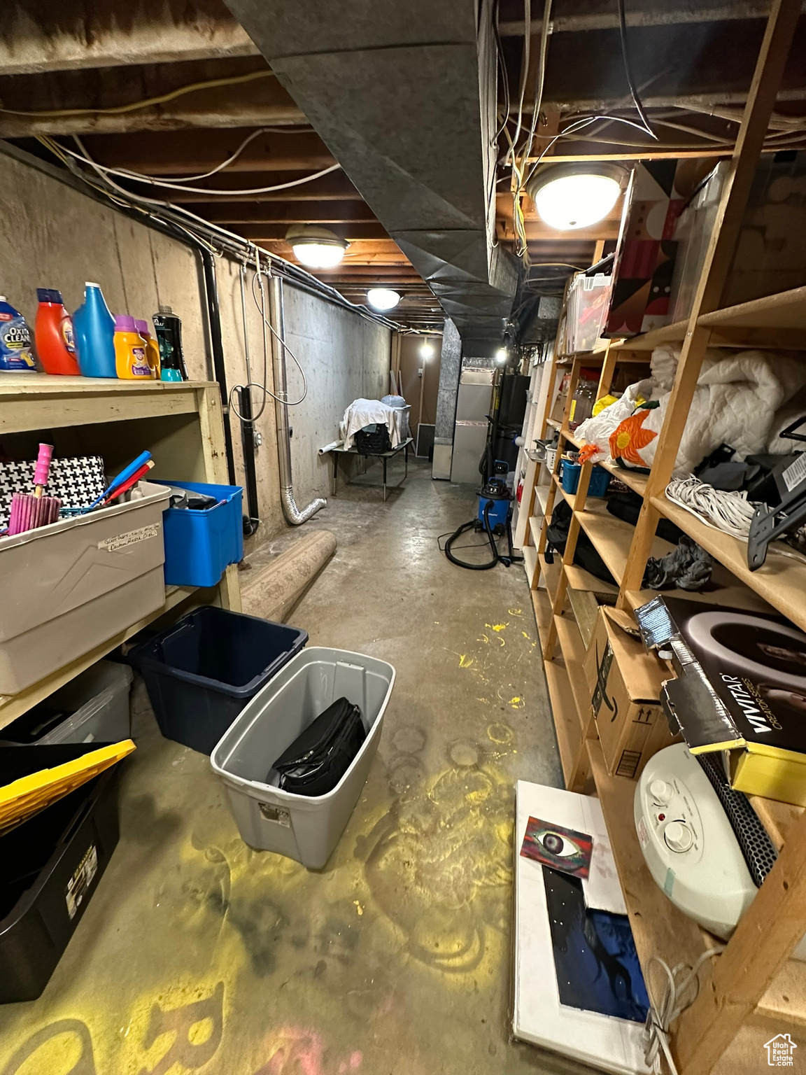 Laundry and oversize Storage room