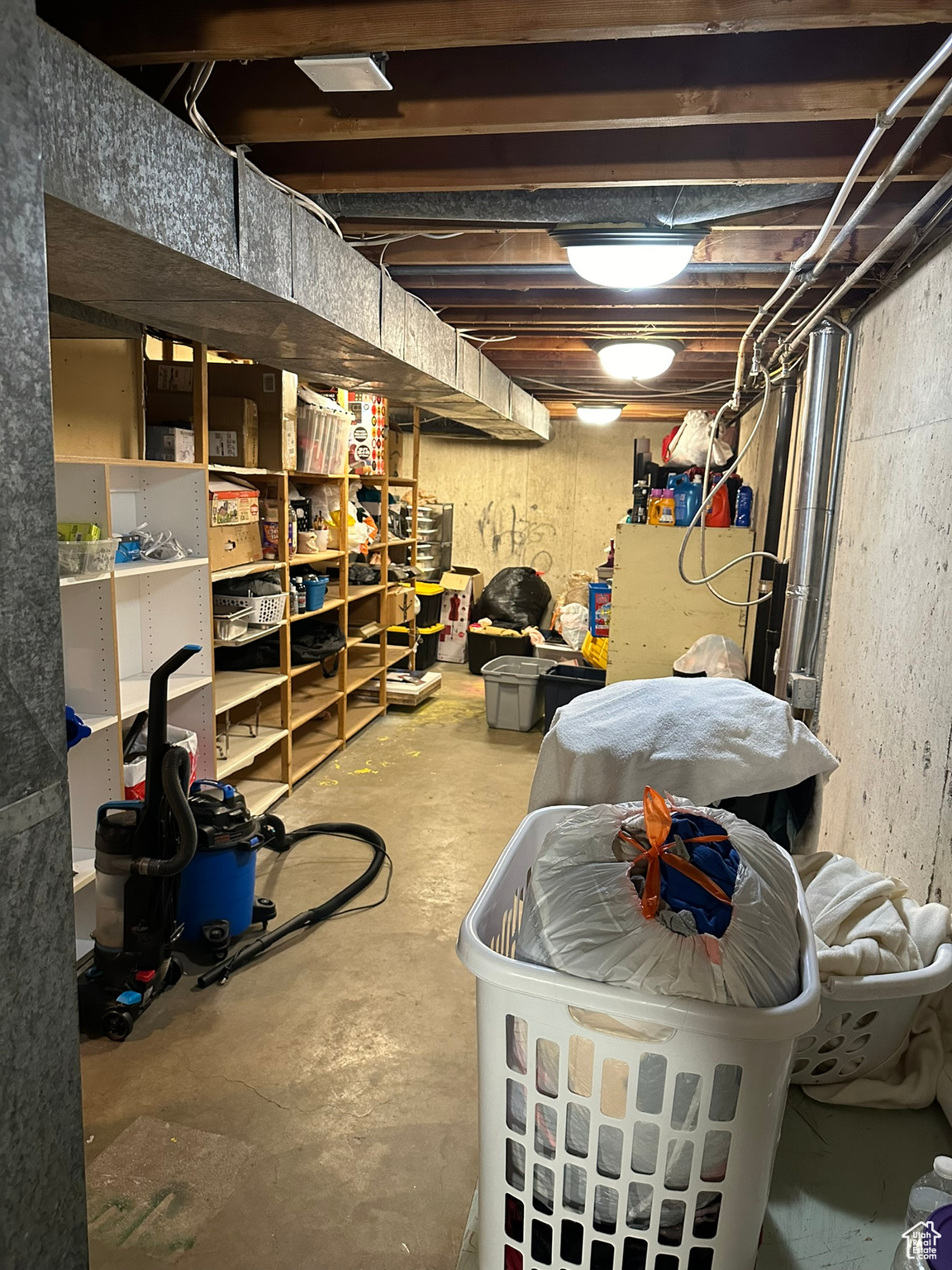 Laundry and oversize Storage room