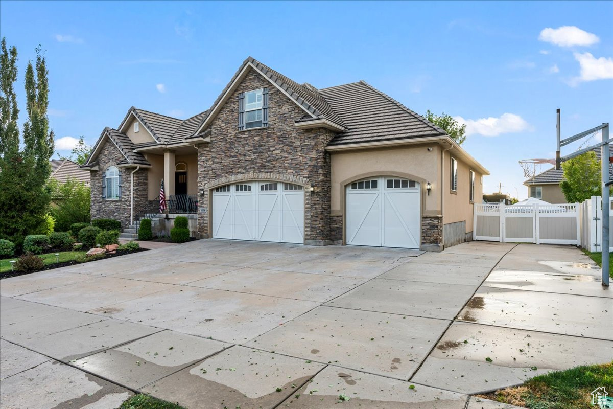 View of front of home featuring a garage