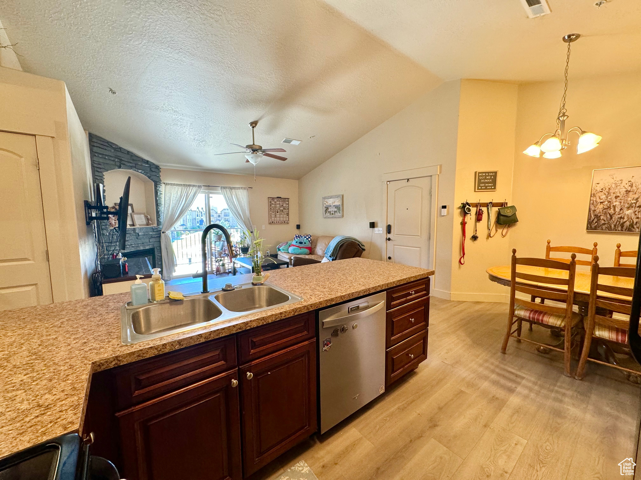 1045 S 1700 W #1333, Payson, Utah 84651, 3 Bedrooms Bedrooms, 9 Rooms Rooms,2 BathroomsBathrooms,Residential,For sale,1700,2018273