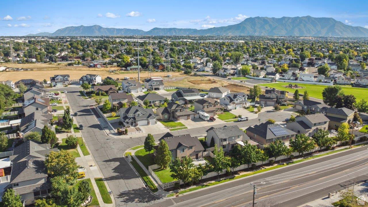 Bird's eye view featuring a mountain view