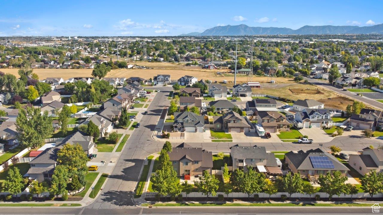 Drone / aerial view featuring a mountain view