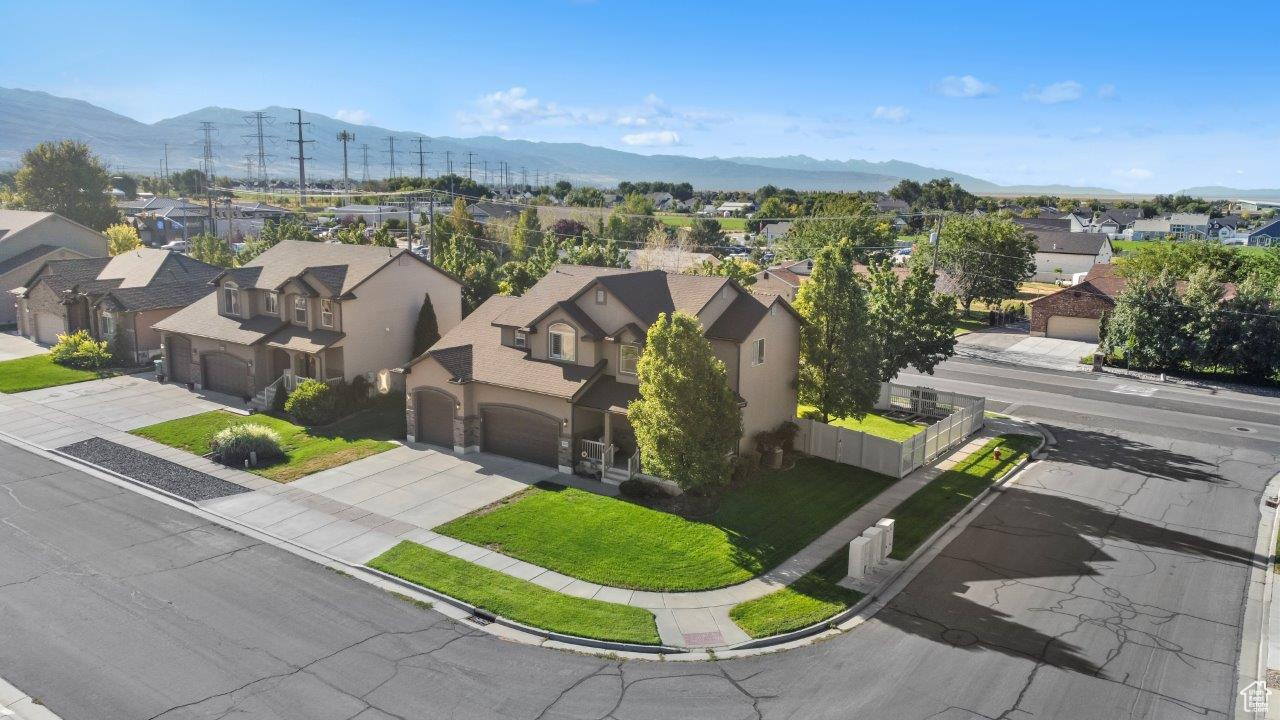 Drone / aerial view featuring a mountain view