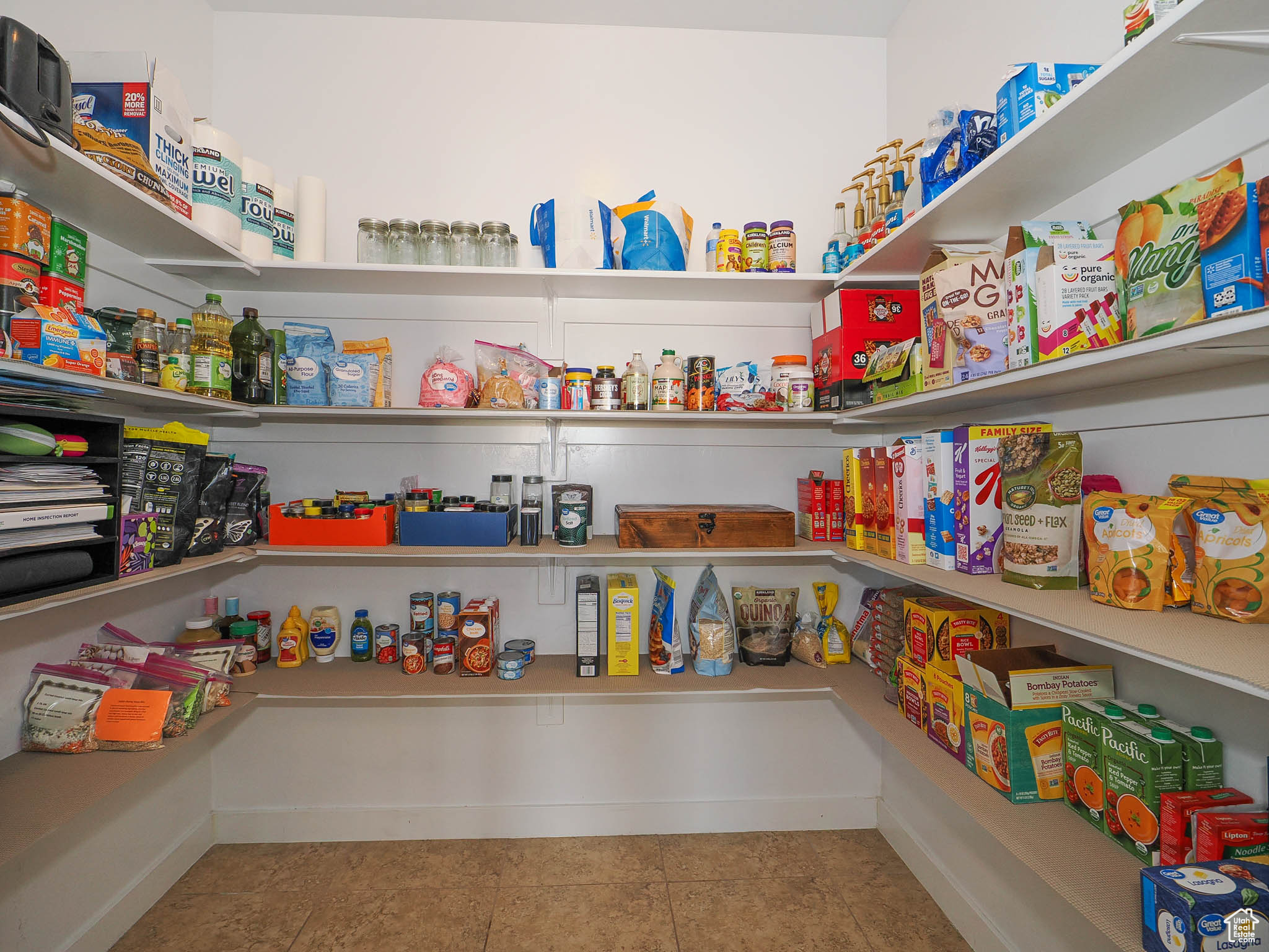 Large Pantry - Kitchen