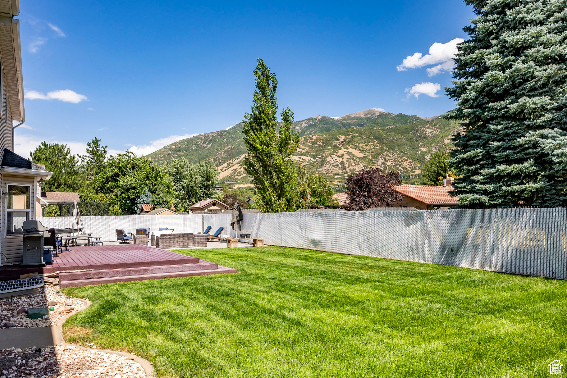 5962 S CEDAR E, South Ogden, Utah 84403, 5 Bedrooms Bedrooms, 19 Rooms Rooms,3 BathroomsBathrooms,Residential,For sale,CEDAR,2019321