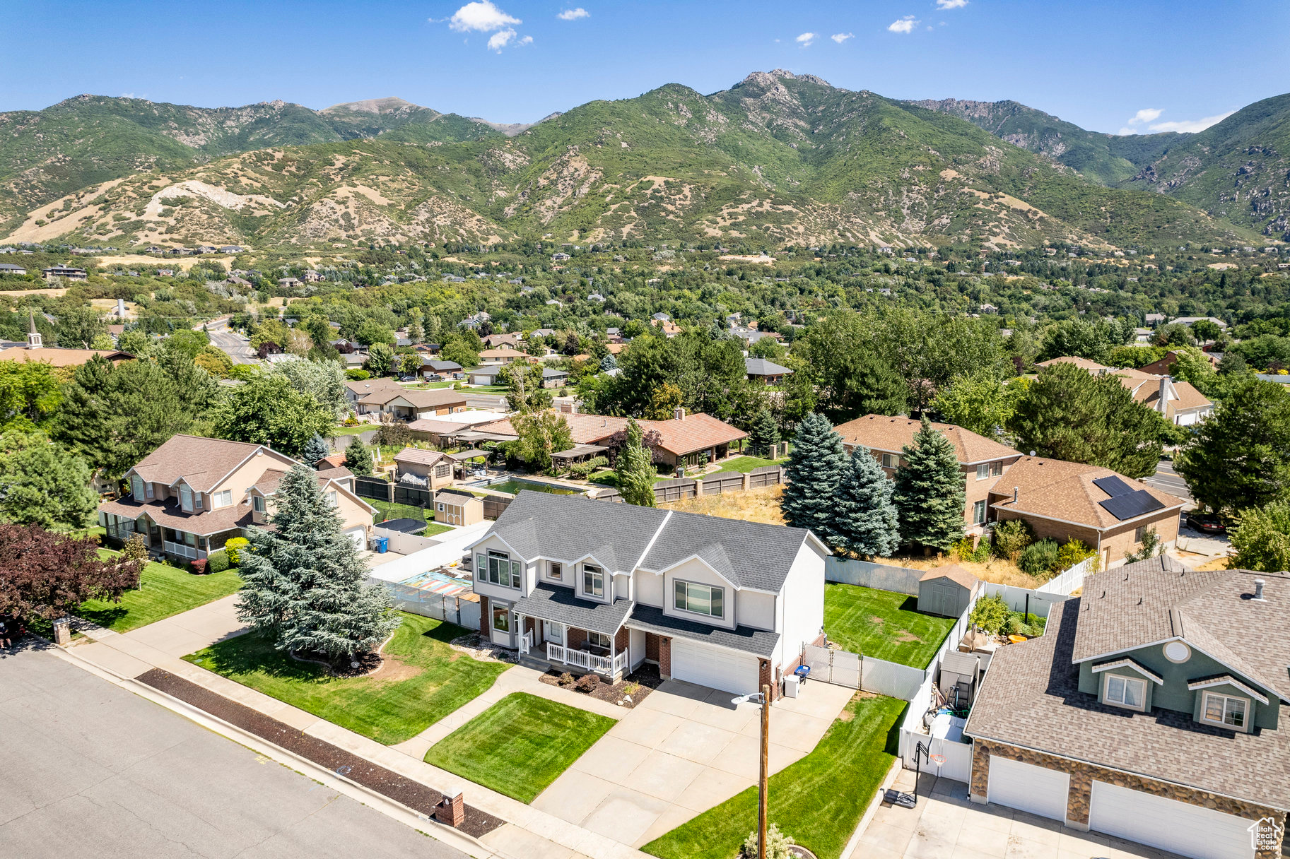 5962 S CEDAR E, South Ogden, Utah 84403, 5 Bedrooms Bedrooms, 19 Rooms Rooms,3 BathroomsBathrooms,Residential,For sale,CEDAR,2019321