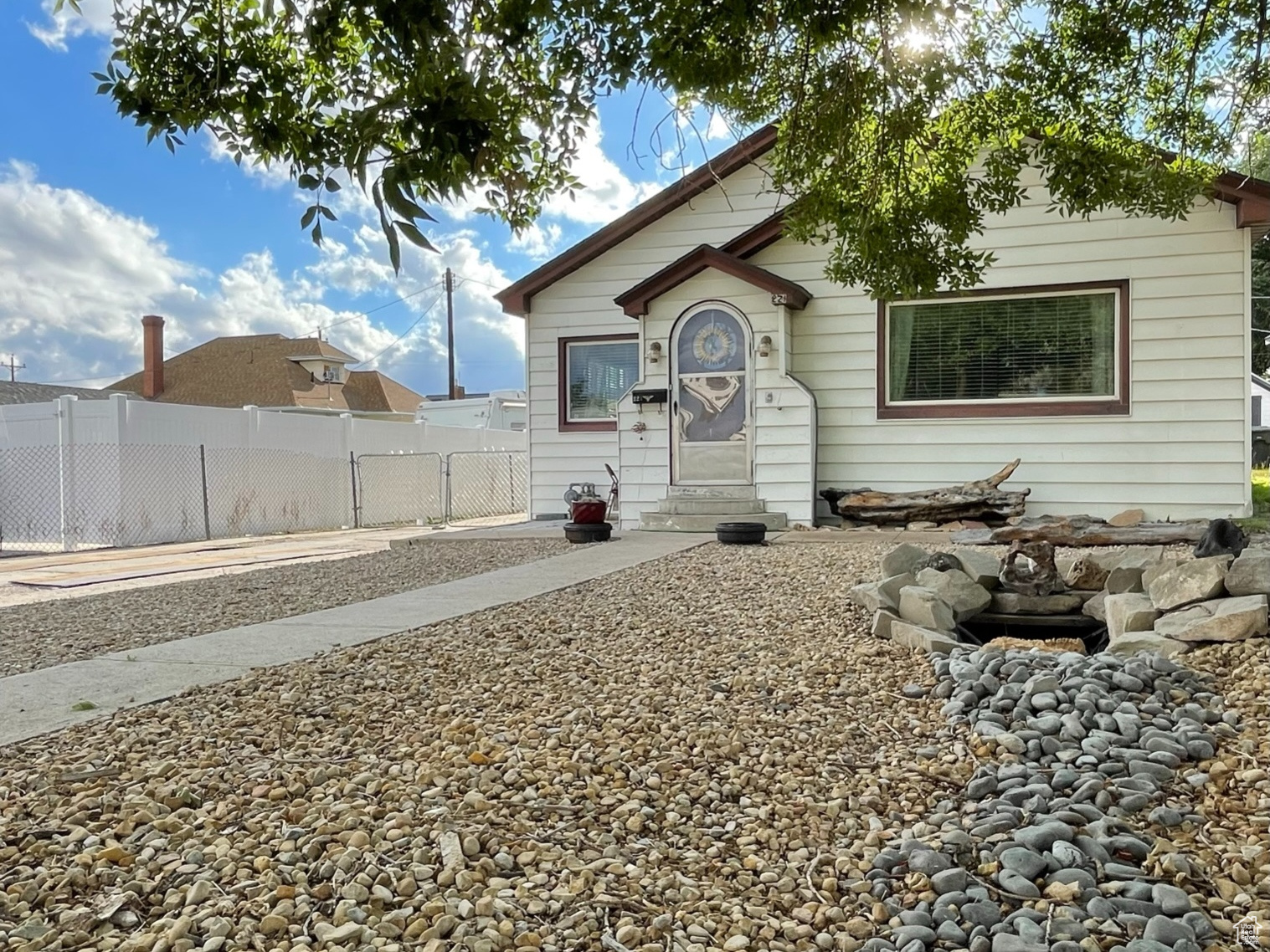 221 N 100 E, Price, Utah 84501, 4 Bedrooms Bedrooms, 12 Rooms Rooms,2 BathroomsBathrooms,Residential,For sale,100,2019452