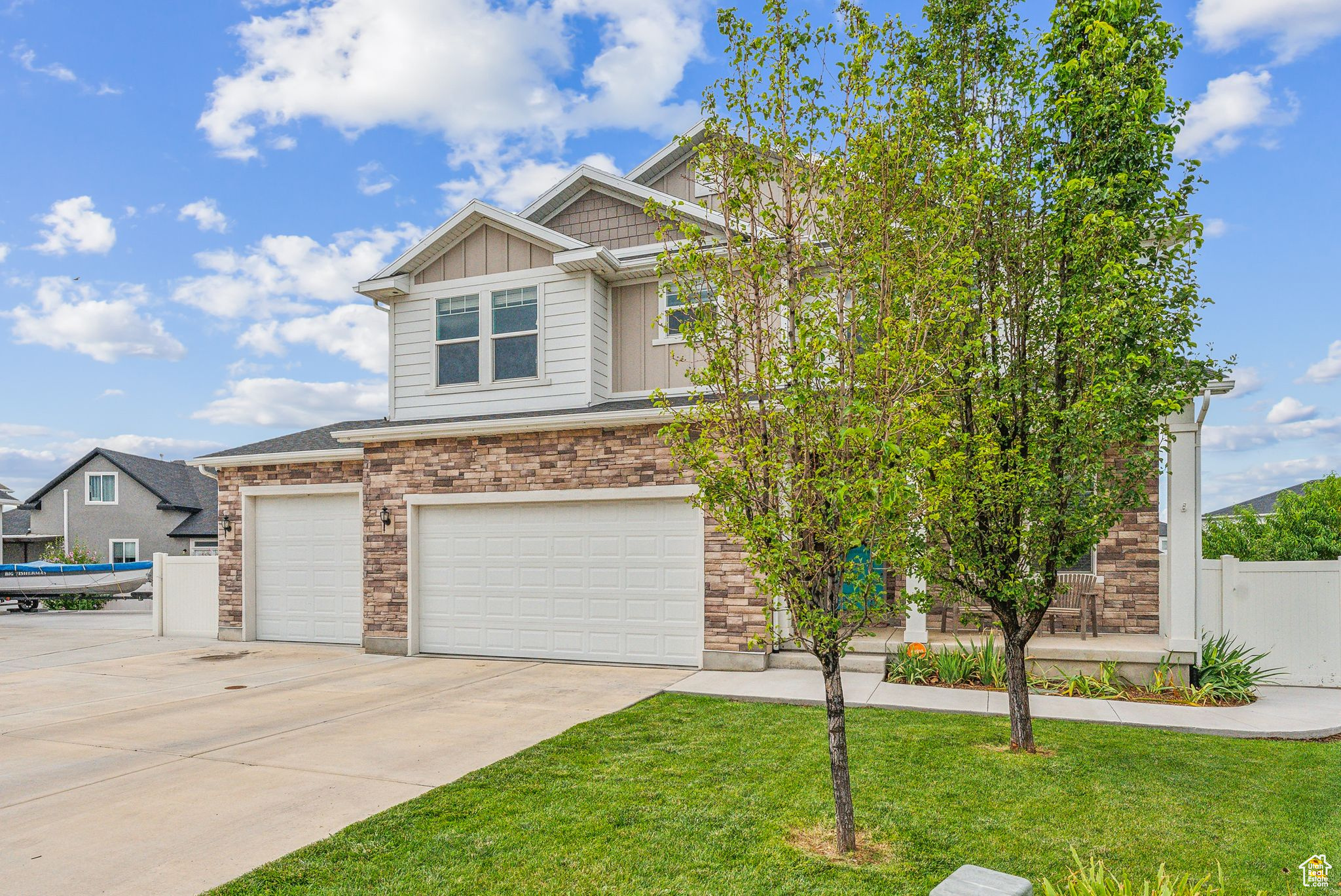 View of front of home featuring a garage