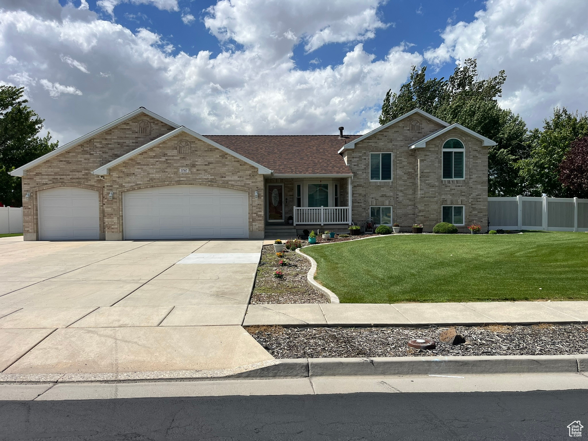 3787 N 2800 W, Farr West, Utah 84404, 5 Bedrooms Bedrooms, 12 Rooms Rooms,3 BathroomsBathrooms,Residential,For sale,2800,2019550