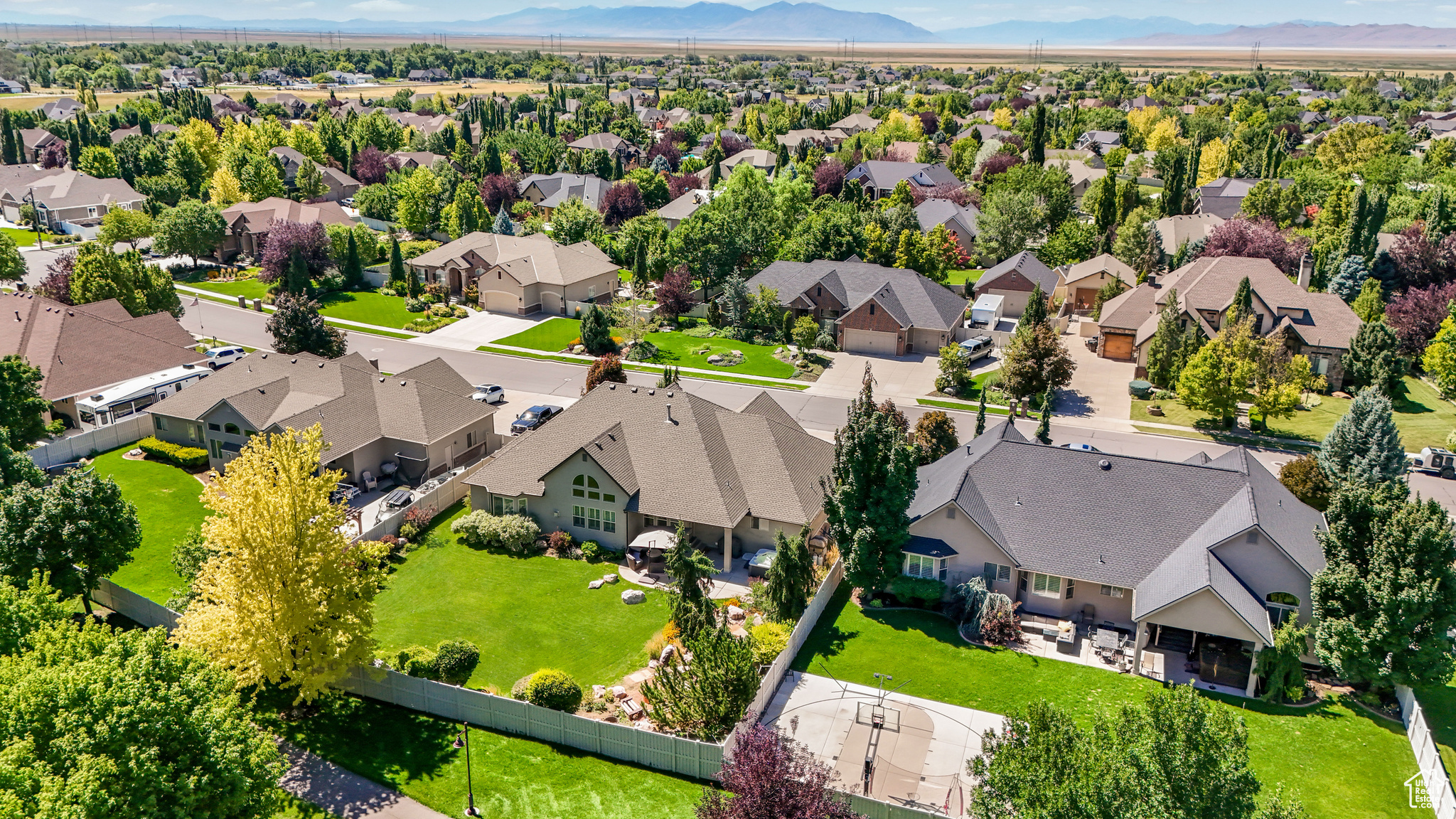 59 S SHADOW BREEZE RD, Kaysville, Utah 84037, 6 Bedrooms Bedrooms, 18 Rooms Rooms,4 BathroomsBathrooms,Residential,For sale,SHADOW BREEZE RD,2019553