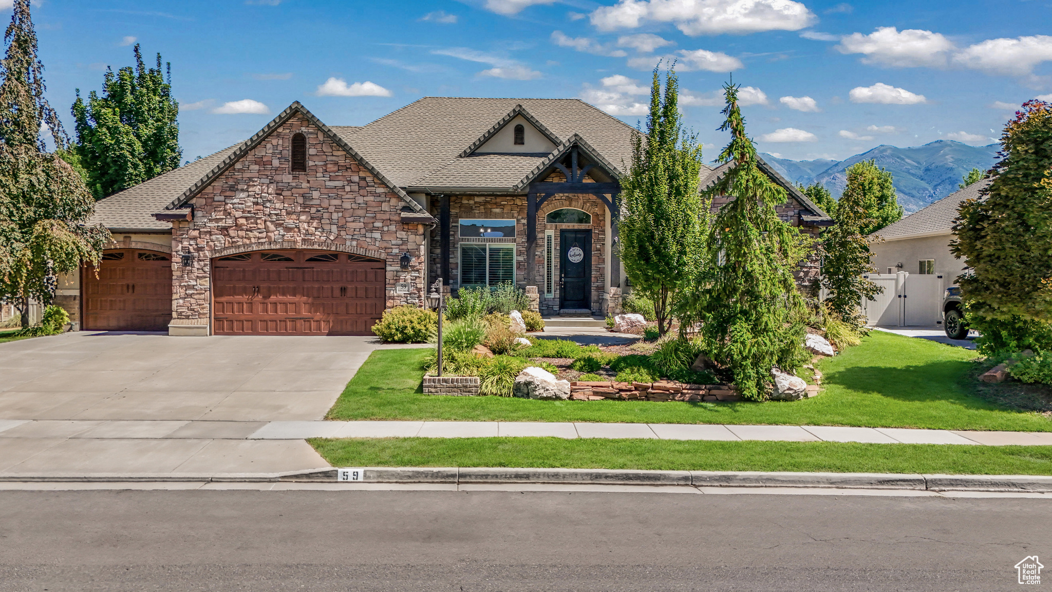 59 S SHADOW BREEZE RD, Kaysville, Utah 84037, 6 Bedrooms Bedrooms, 18 Rooms Rooms,4 BathroomsBathrooms,Residential,For sale,SHADOW BREEZE RD,2019553