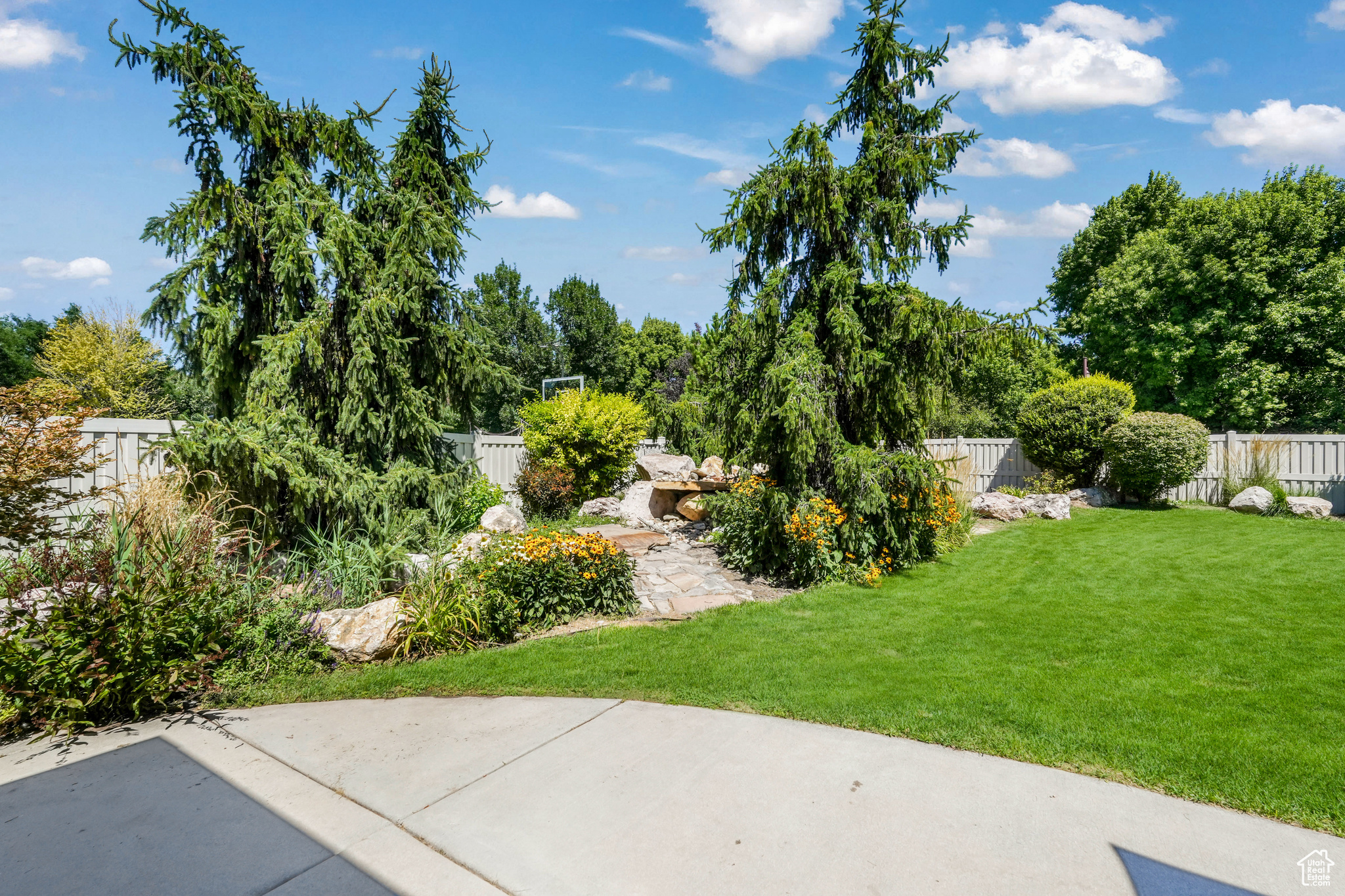 59 S SHADOW BREEZE RD, Kaysville, Utah 84037, 6 Bedrooms Bedrooms, 18 Rooms Rooms,4 BathroomsBathrooms,Residential,For sale,SHADOW BREEZE RD,2019553