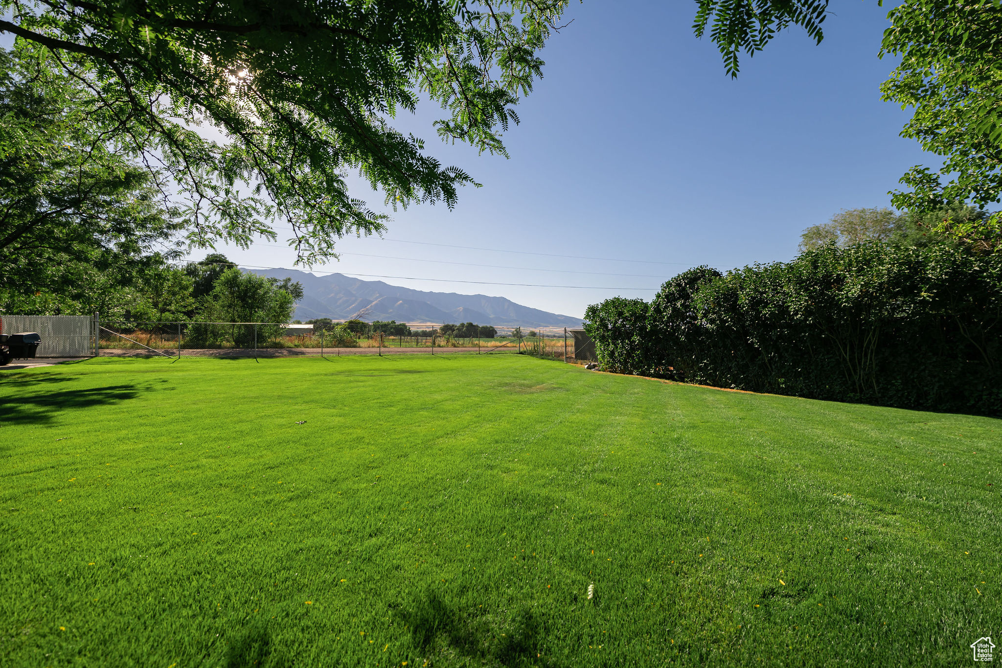 View of yard featuring a mountain view