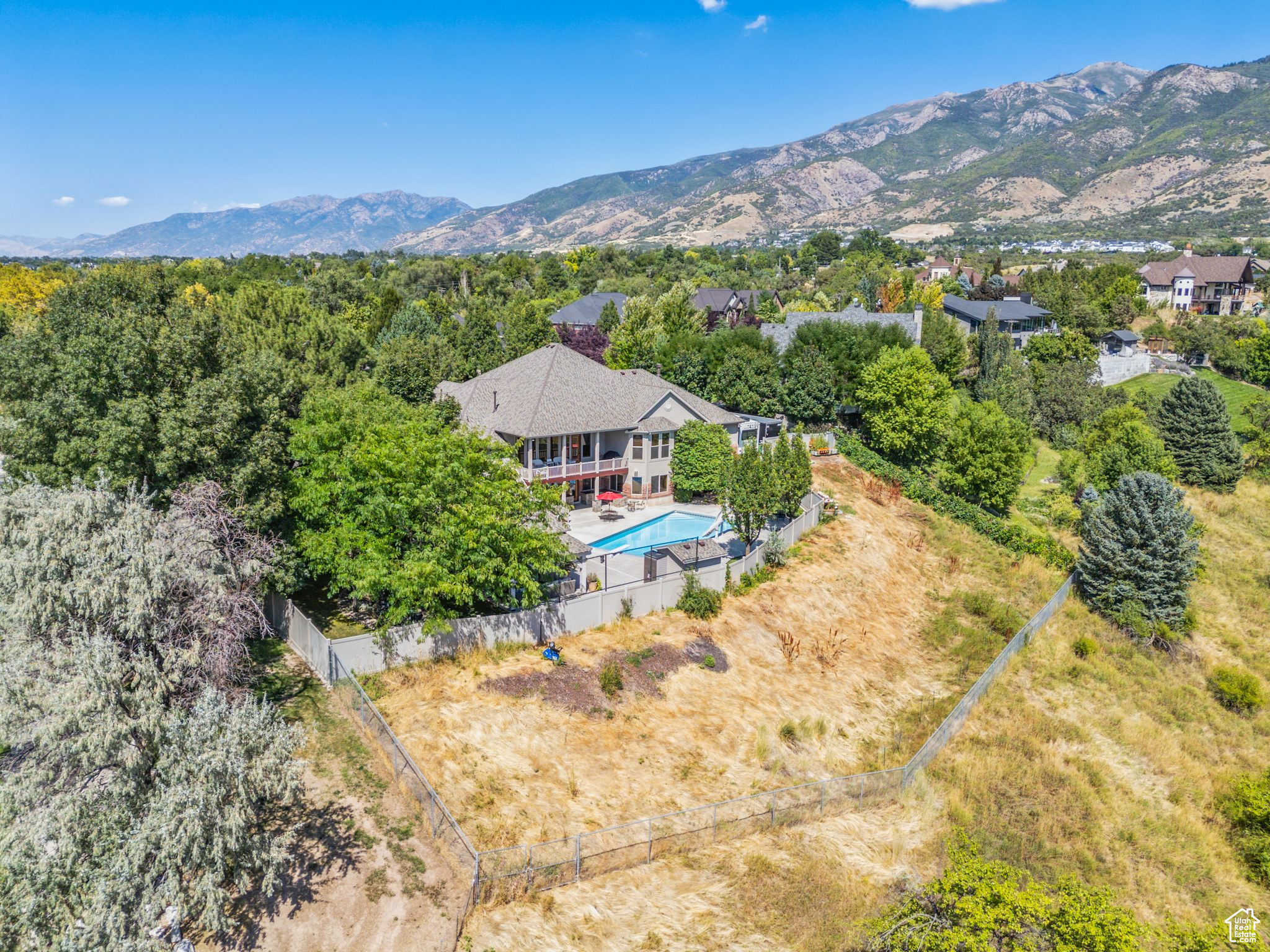 Bird's eye view featuring a mountain view