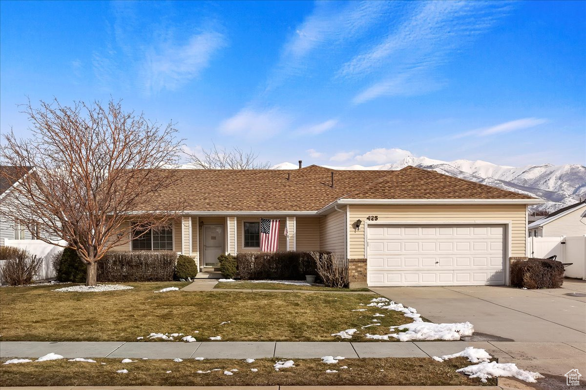 435 S LARKIN W, Kaysville, Utah 84037, 3 Bedrooms Bedrooms, 12 Rooms Rooms,1 BathroomBathrooms,Residential,For sale,LARKIN,2020525