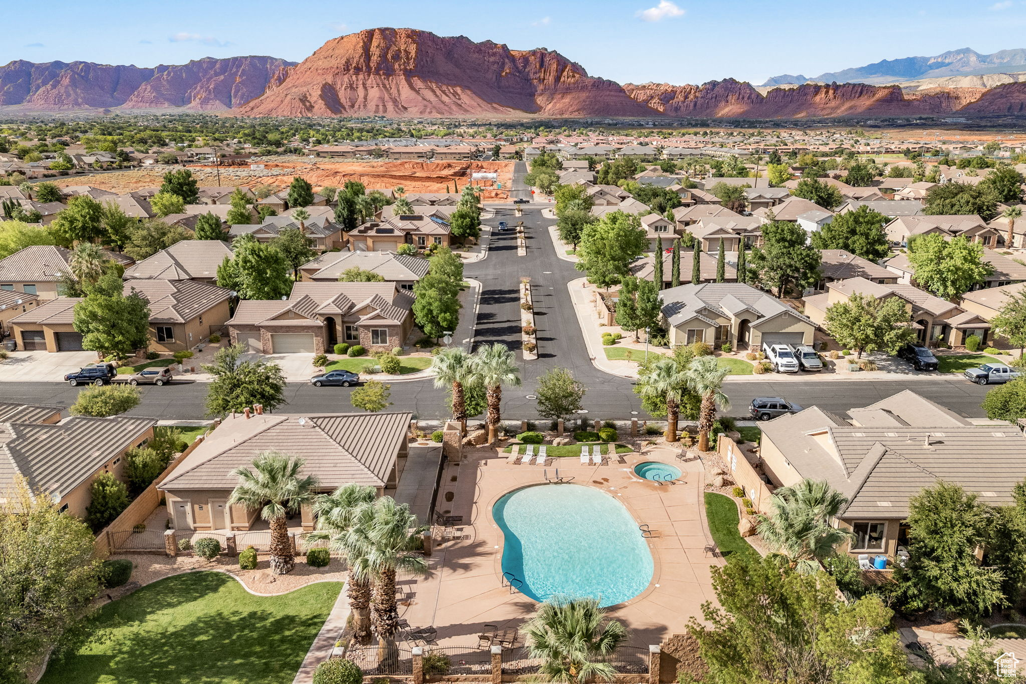 Bird's eye view with a mountain view