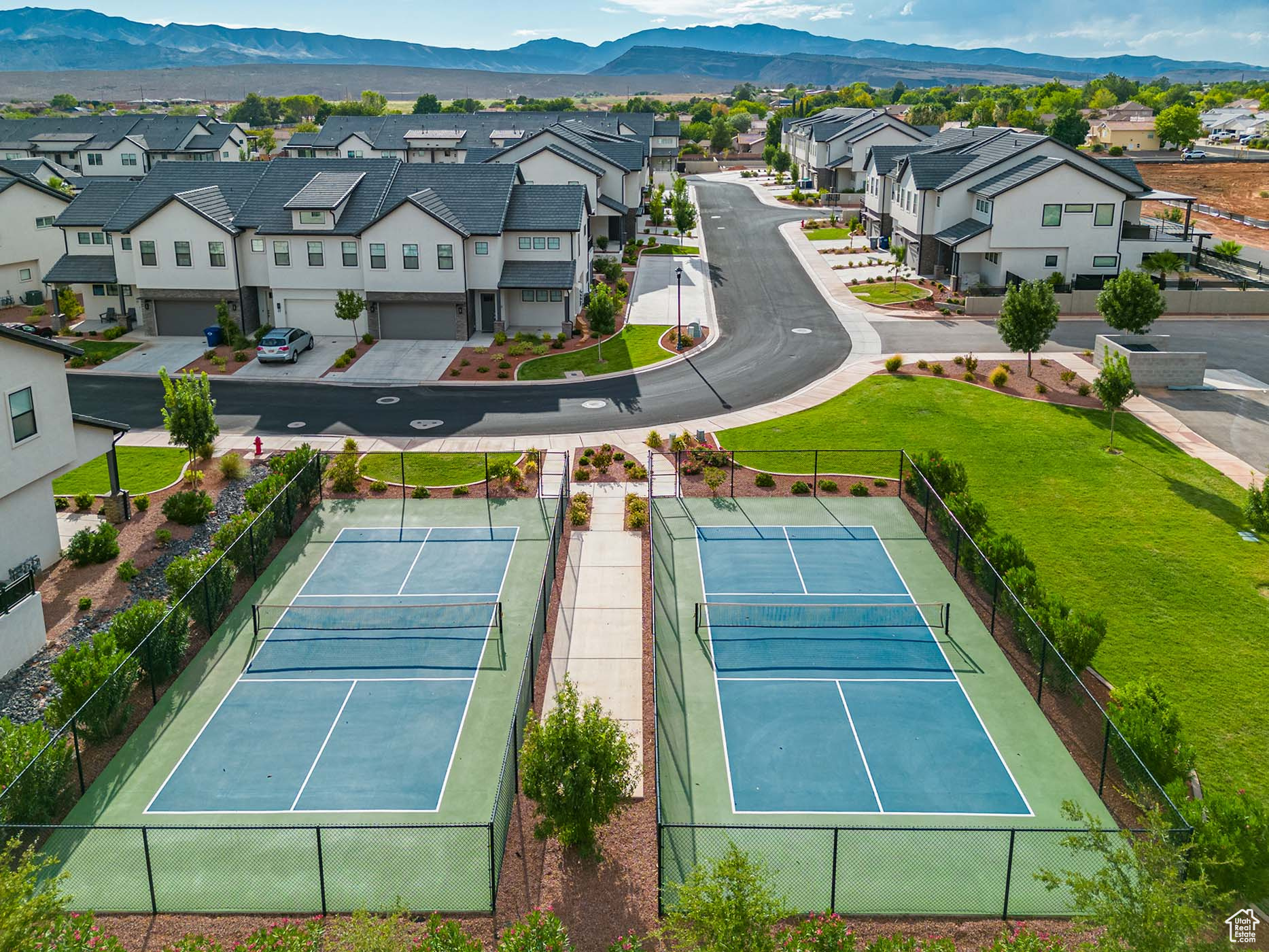 View of pickleball courts featuring a mountain view