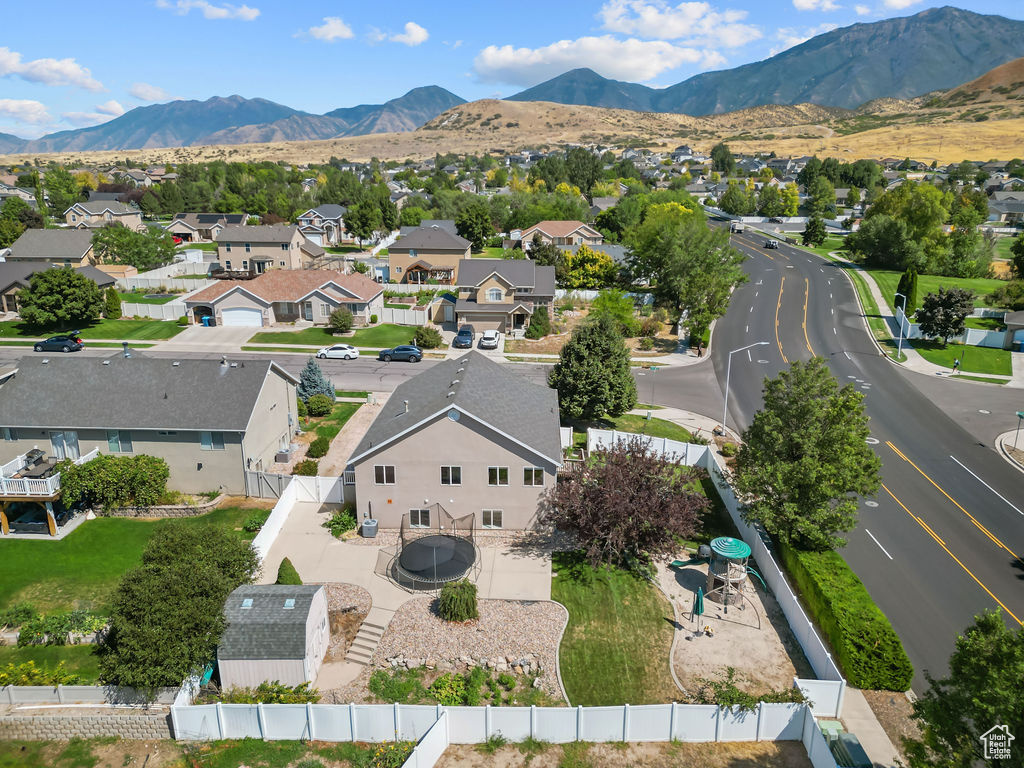 Drone / aerial view featuring a mountain view