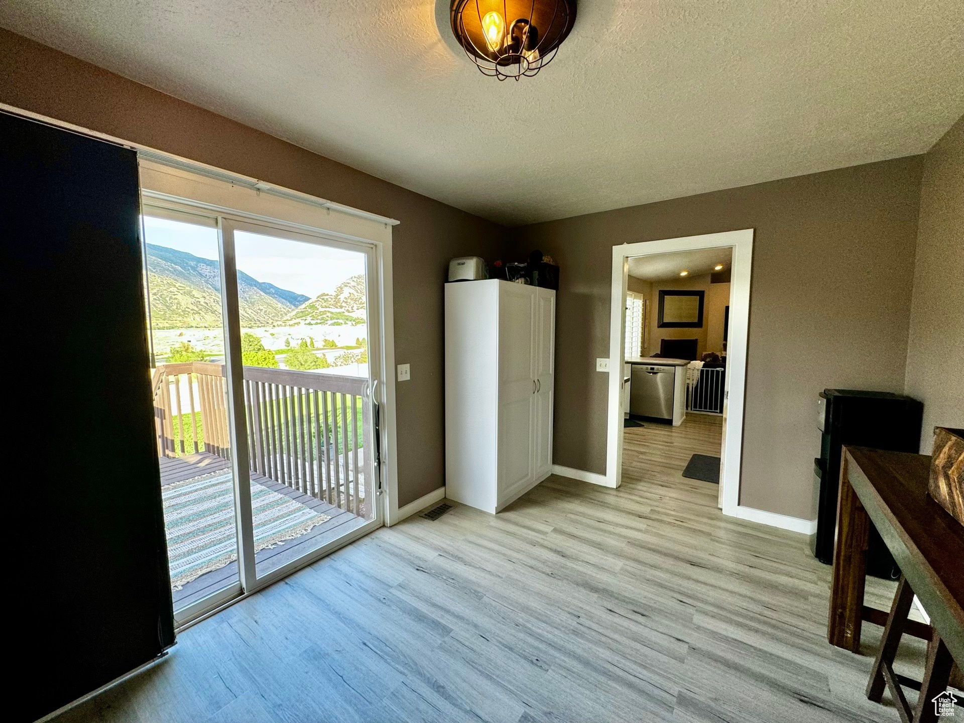 2120 E VIEW, South Weber, Utah 84405, 3 Bedrooms Bedrooms, 12 Rooms Rooms,2 BathroomsBathrooms,Residential,For sale,VIEW,2021091