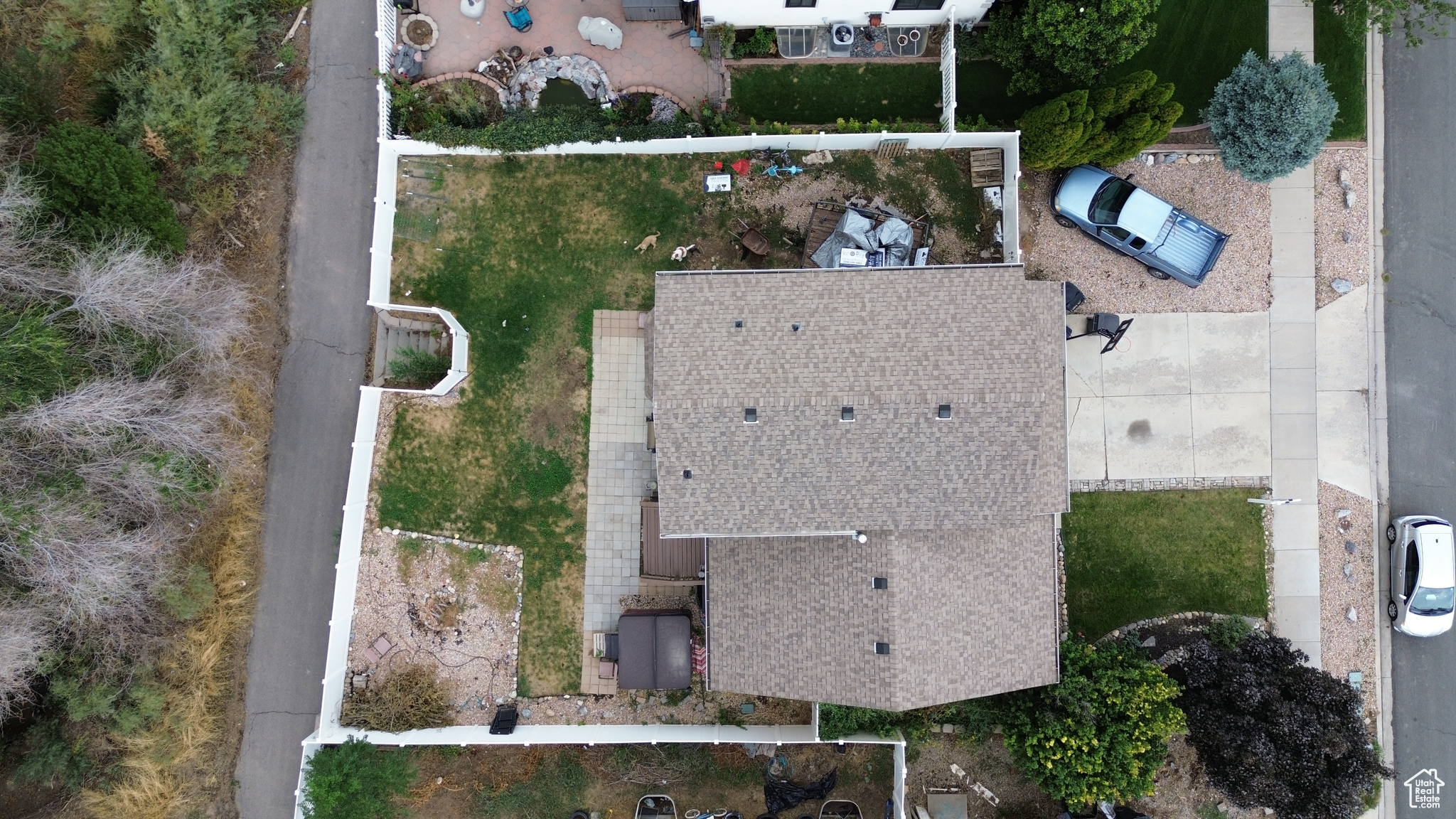 Birds eye view of property