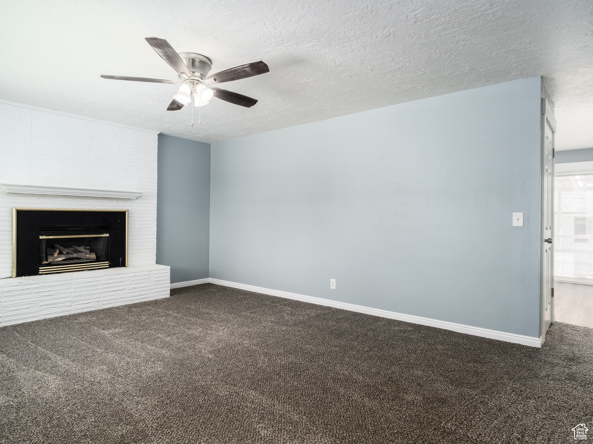 Living Room with Gas Fireplace