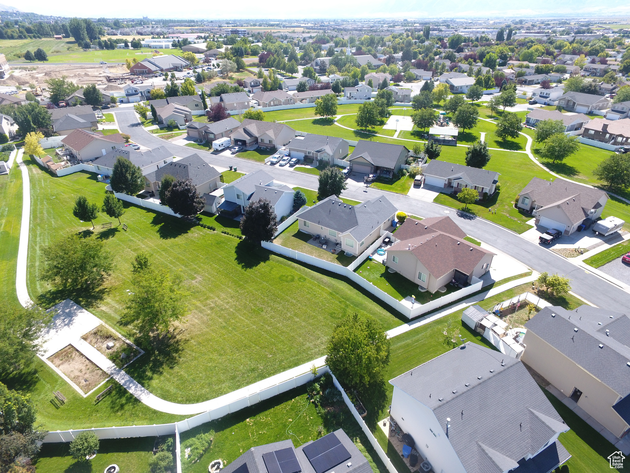 Birds eye view of property