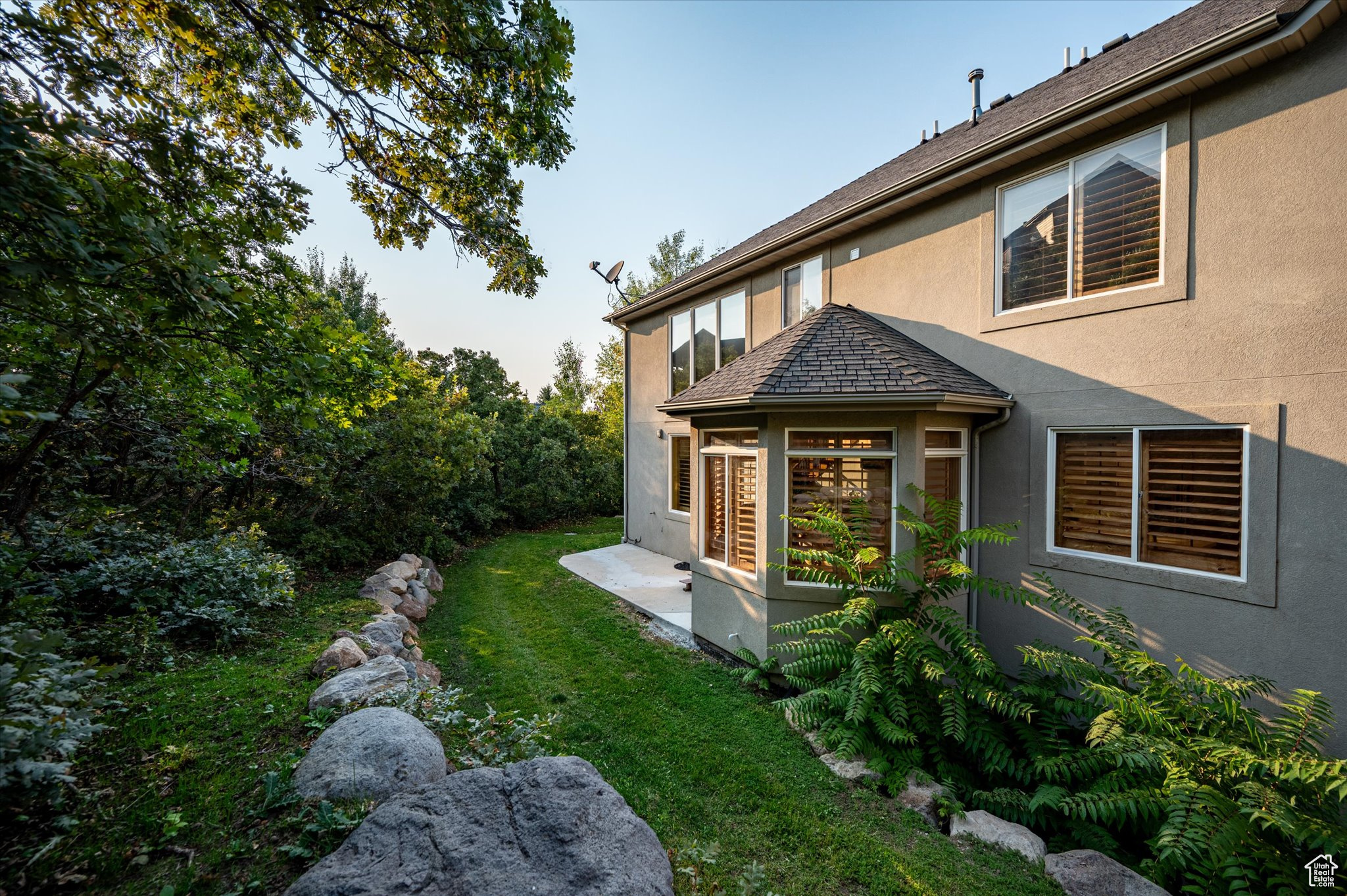 View of yard featuring a patio