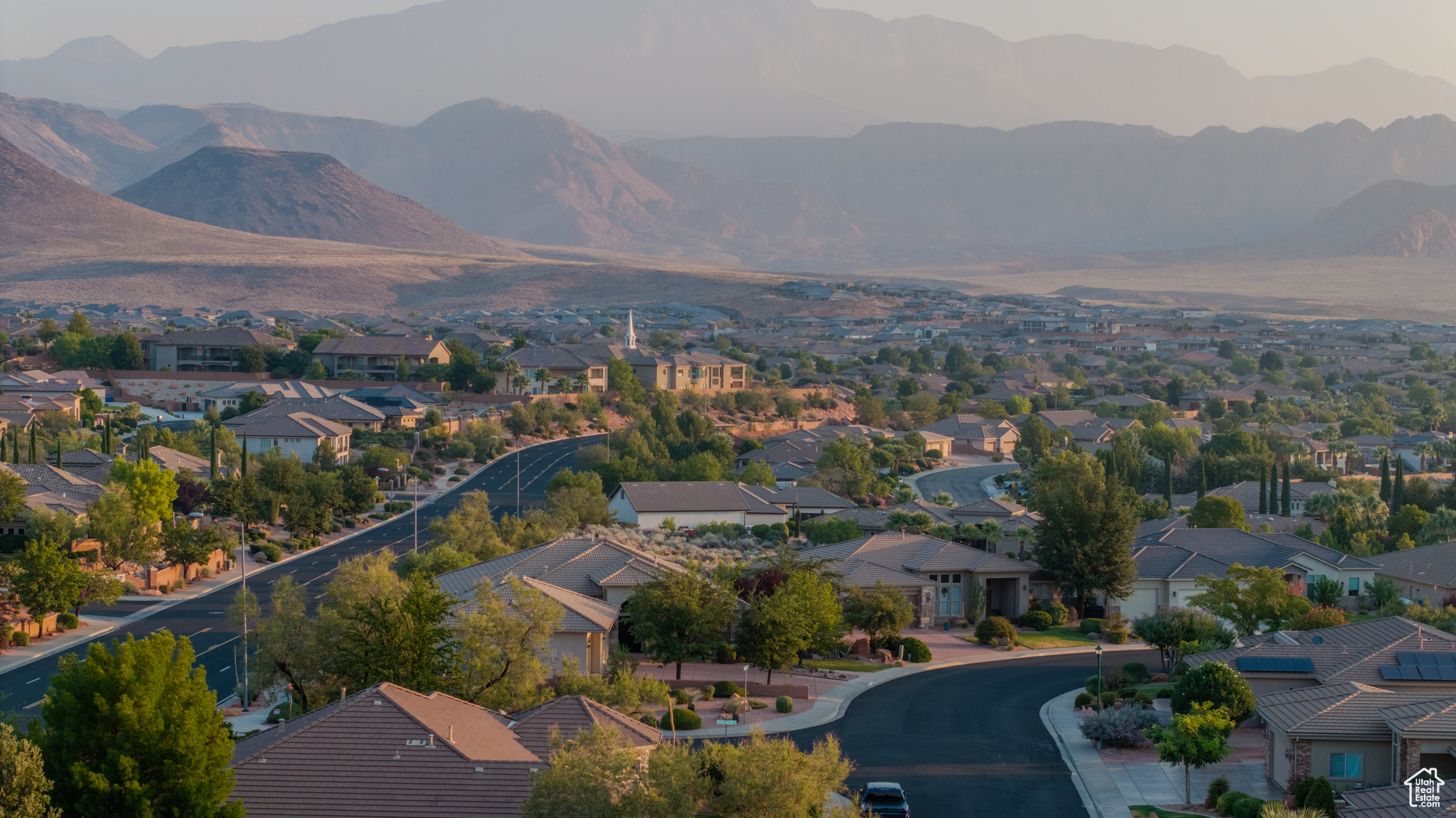 Bird's eye view with a mountain view