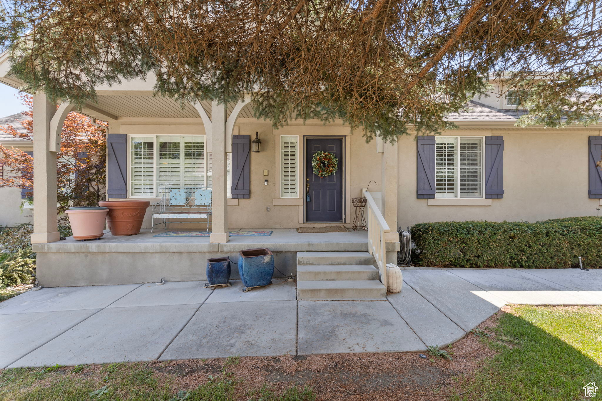 View of front of property featuring a porch