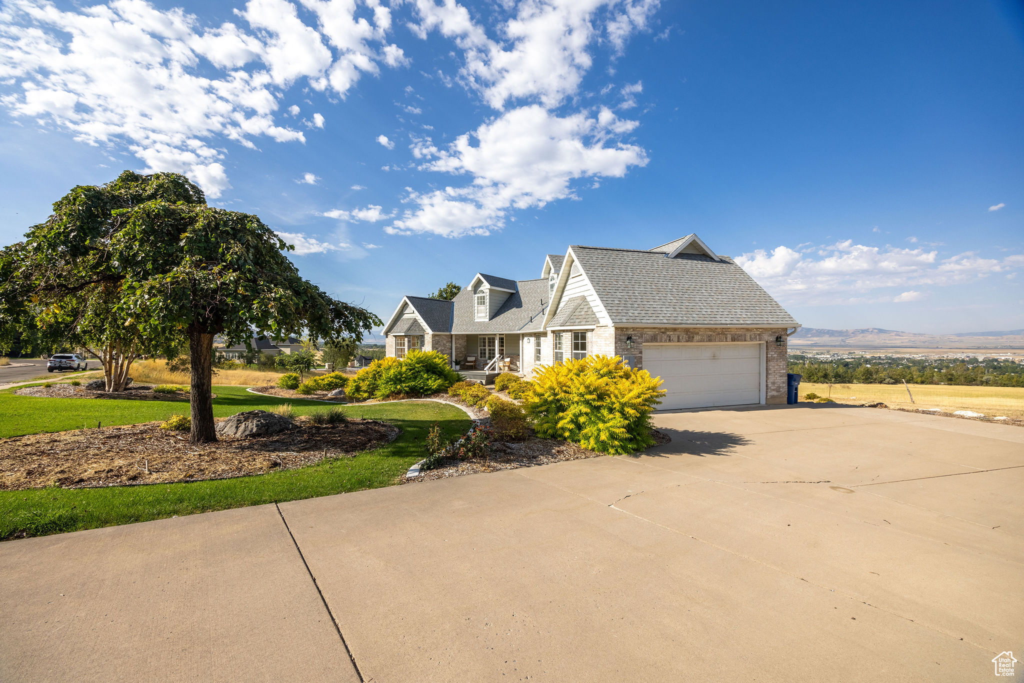 2807 VIEWCREST, North Logan, Utah 84341, 5 Bedrooms Bedrooms, 18 Rooms Rooms,3 BathroomsBathrooms,Residential,For sale,VIEWCREST,2022618