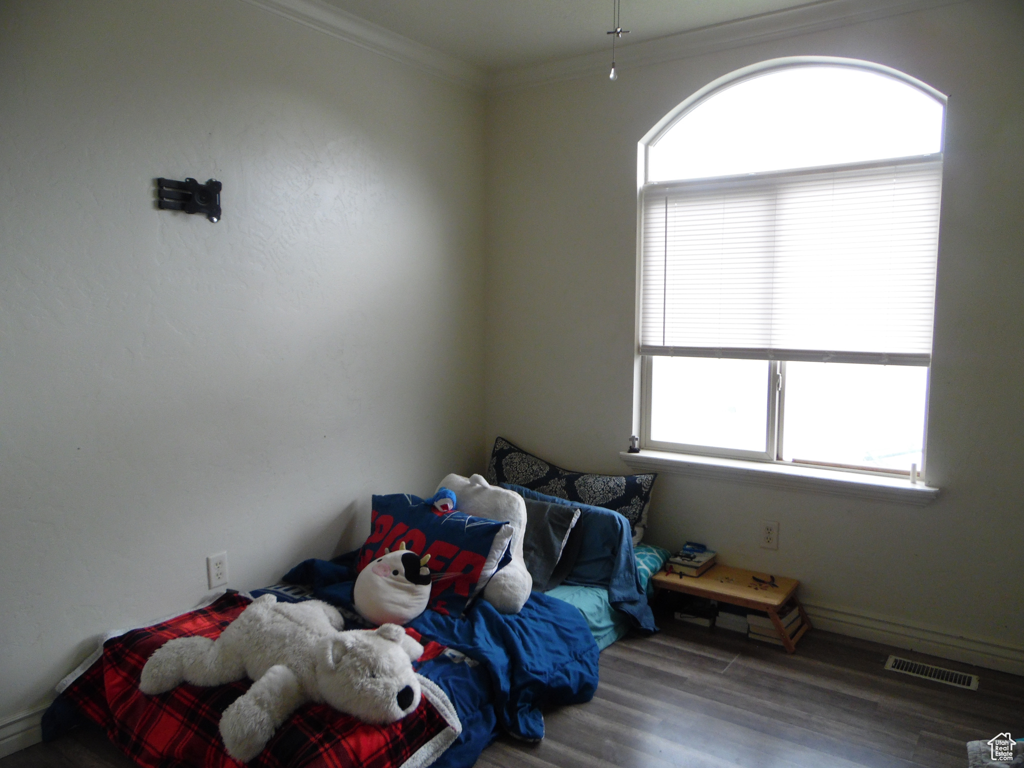 UPSTAIRS BEDROOM #1!