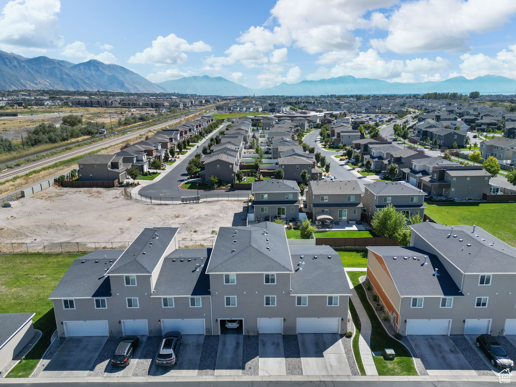 Birds eye view of property with a mountain view