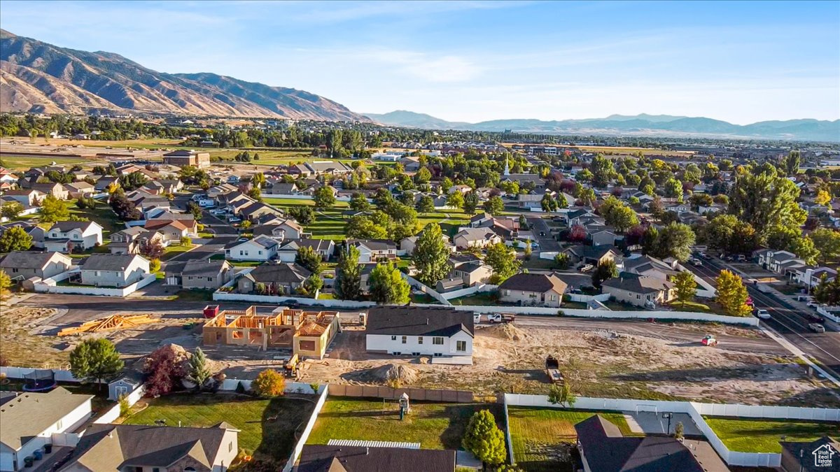 Bird's eye view featuring a mountain view