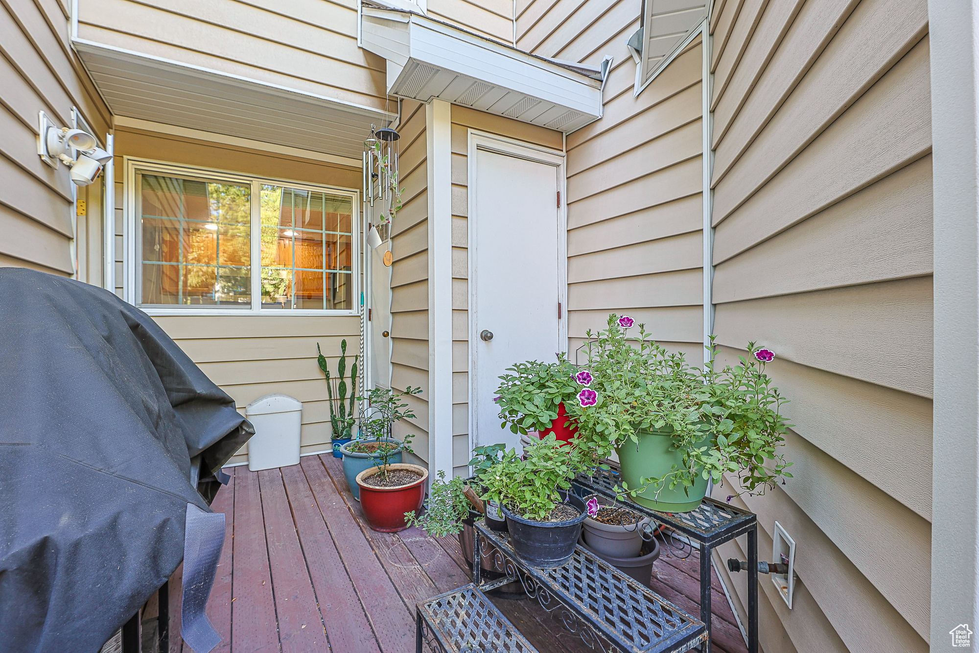 Patio with plenty of room for planting