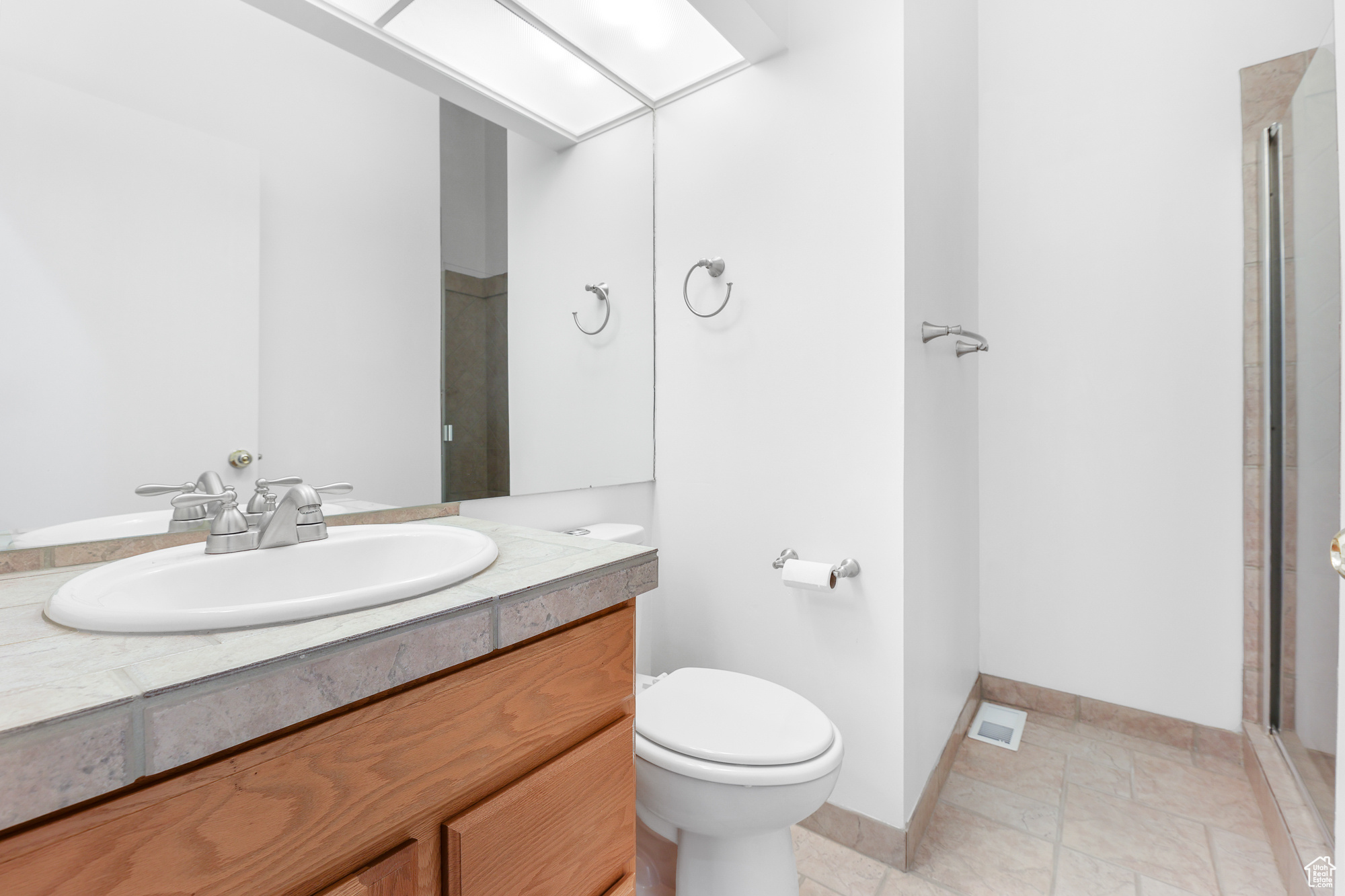 2nd floor bathroom with skylight