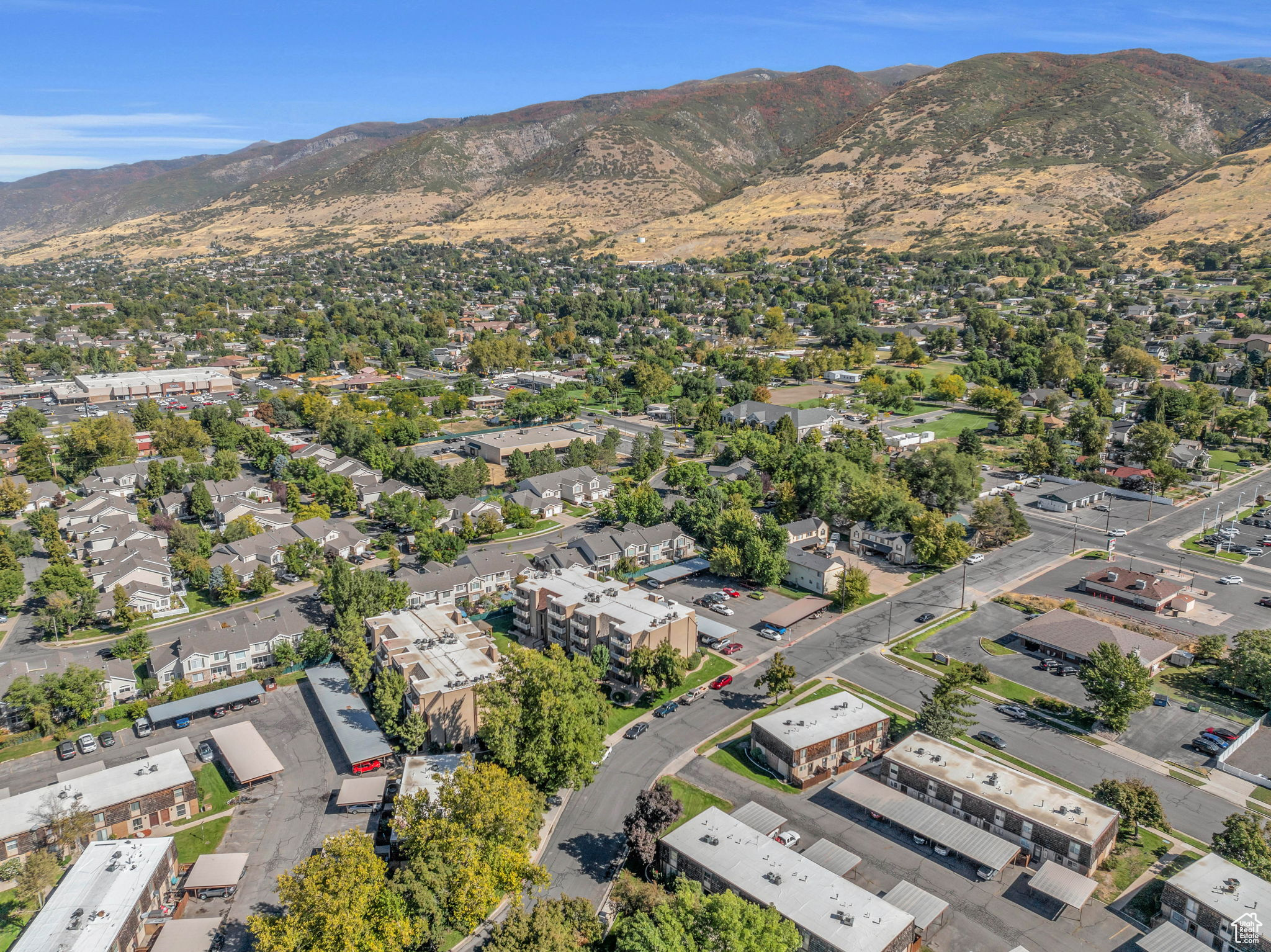 Bird's eye view featuring a mountain view