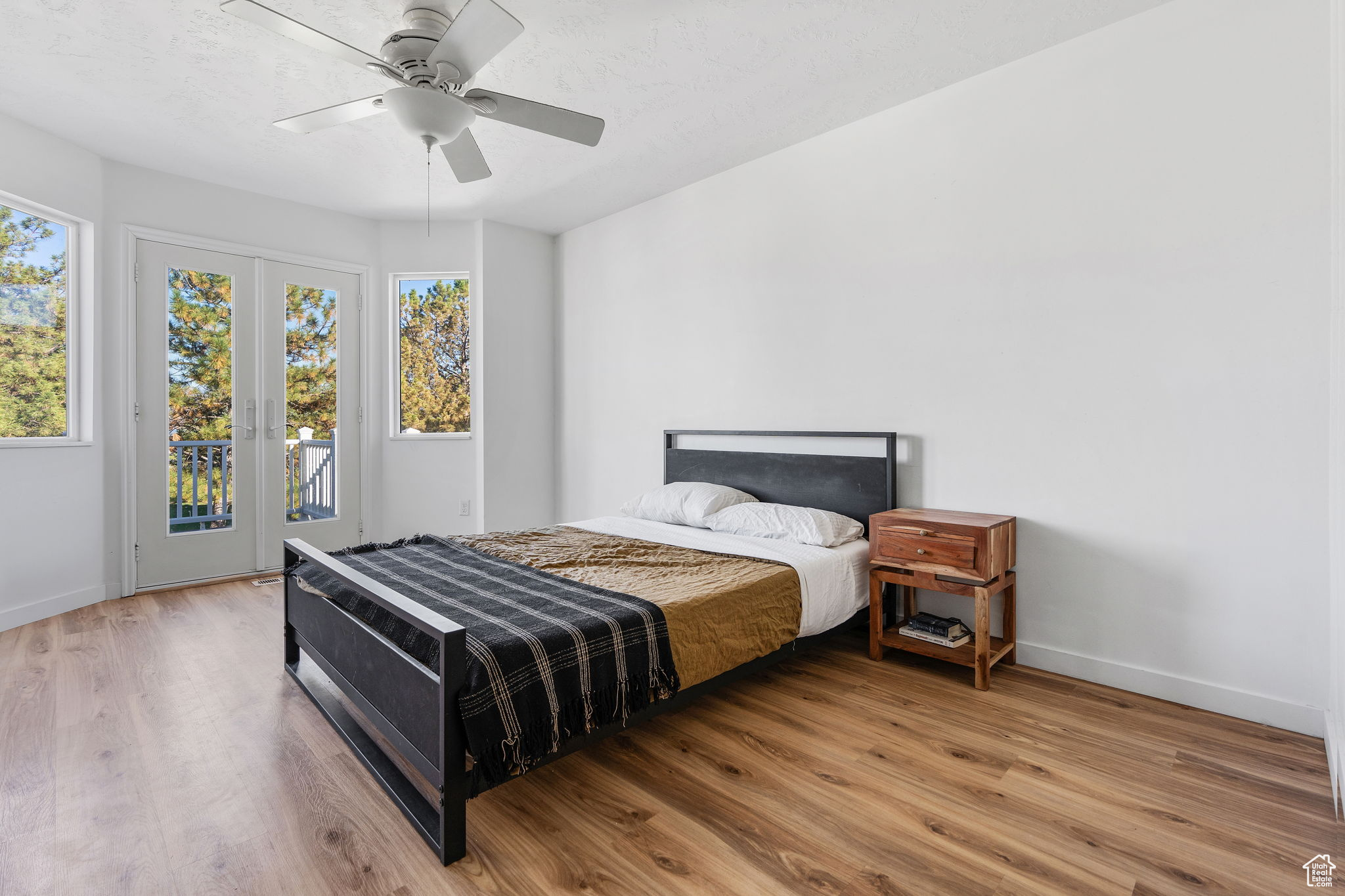 Master Bedroom (fits King size bed easily, photographed bed is a Queen)