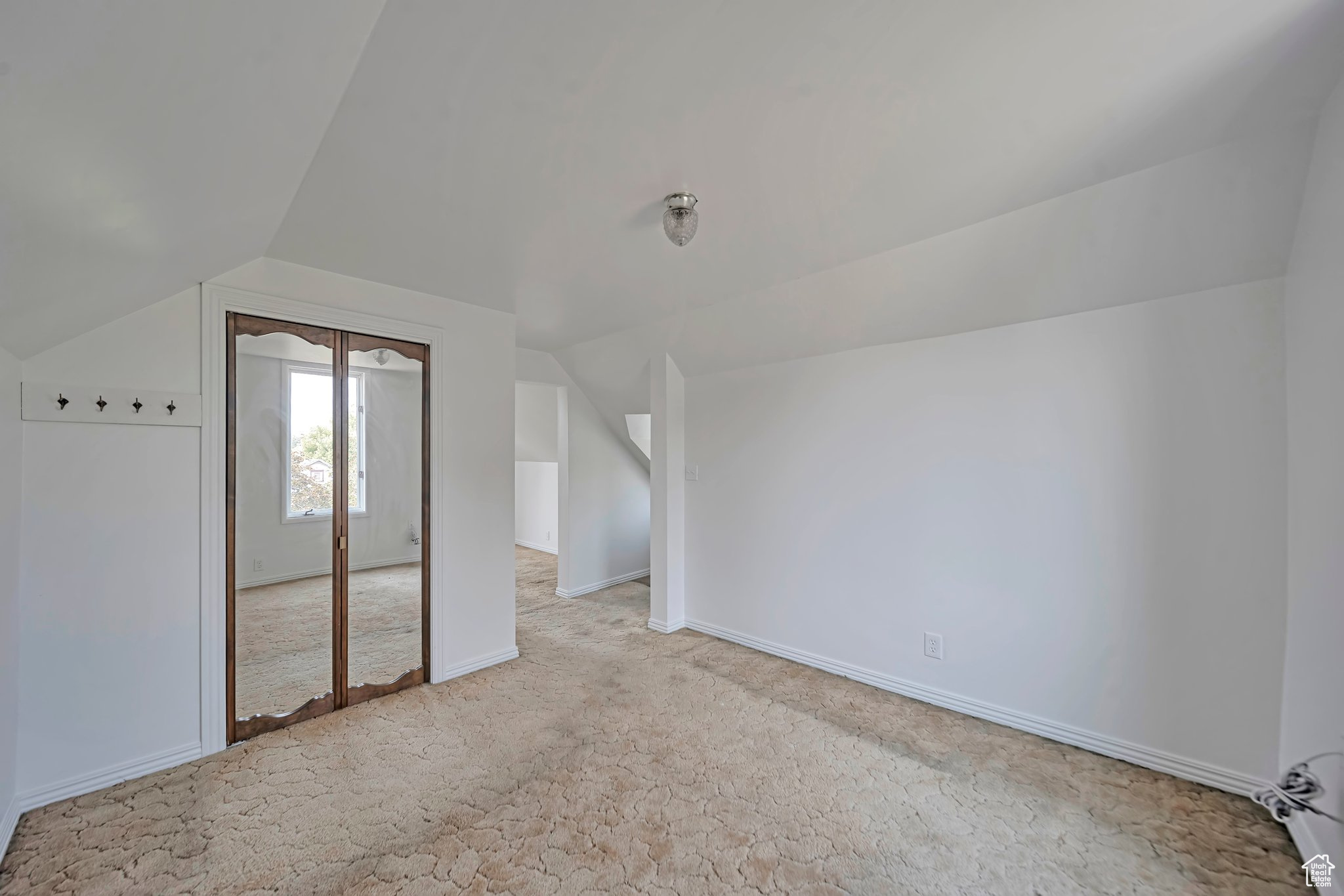 Upstairs 2nd floor Bedroom/Den