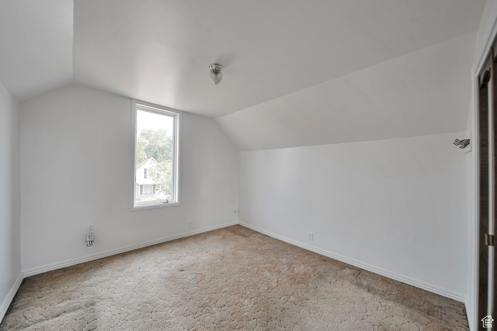 Upstairs 2nd floor Bedroom/Den