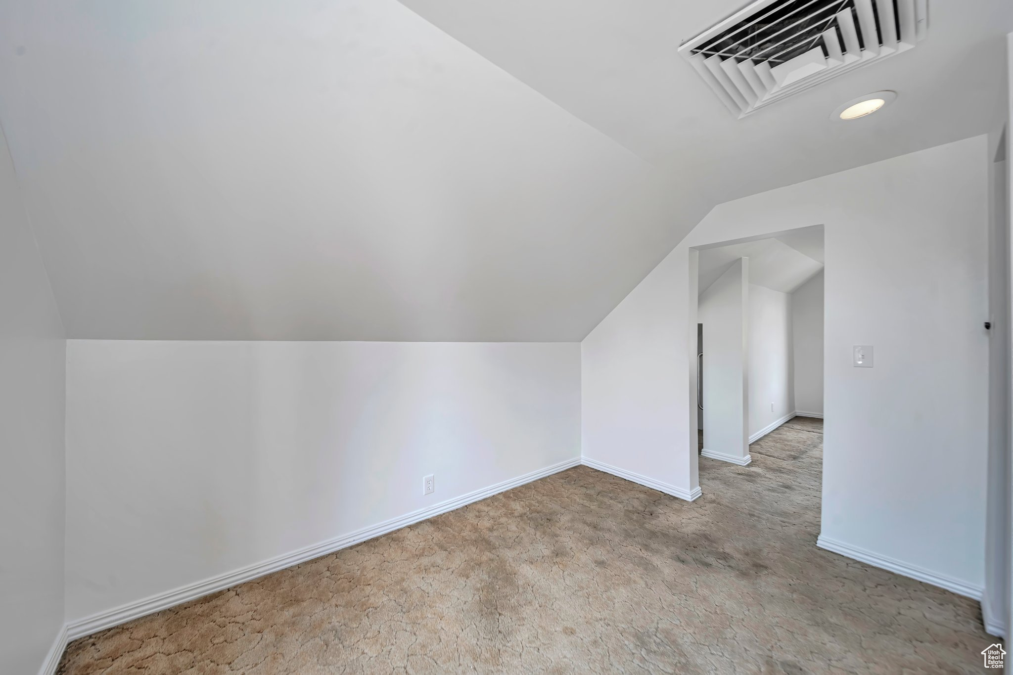 Upstairs 2nd floor Bedroom/Den