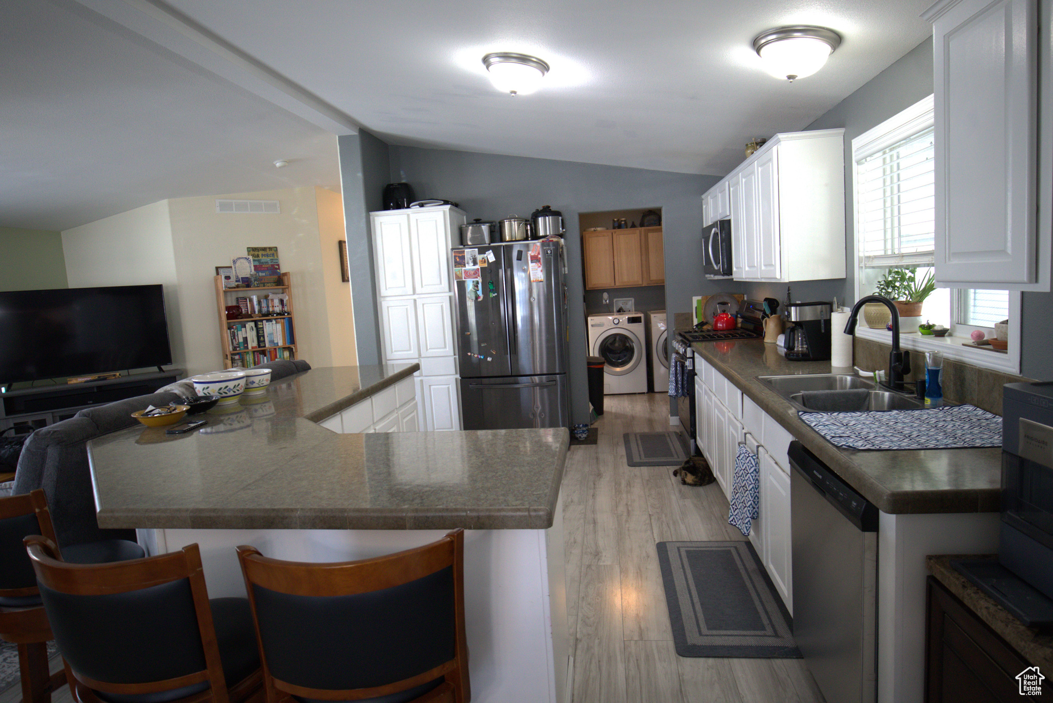 view length of kitchen to Laundry