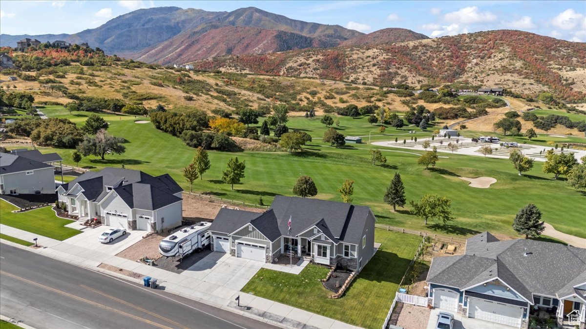 Drone / aerial view featuring a mountain view