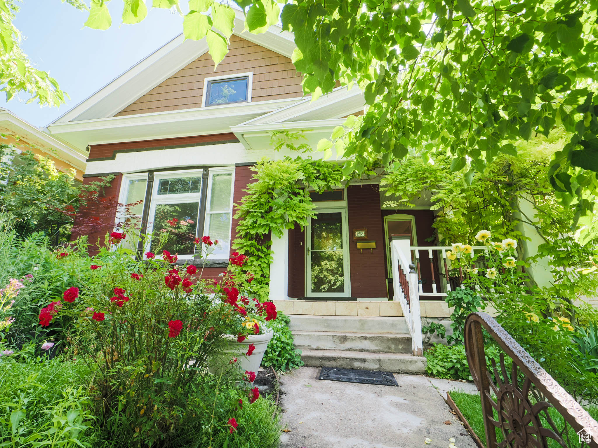 Property entrance featuring a porch