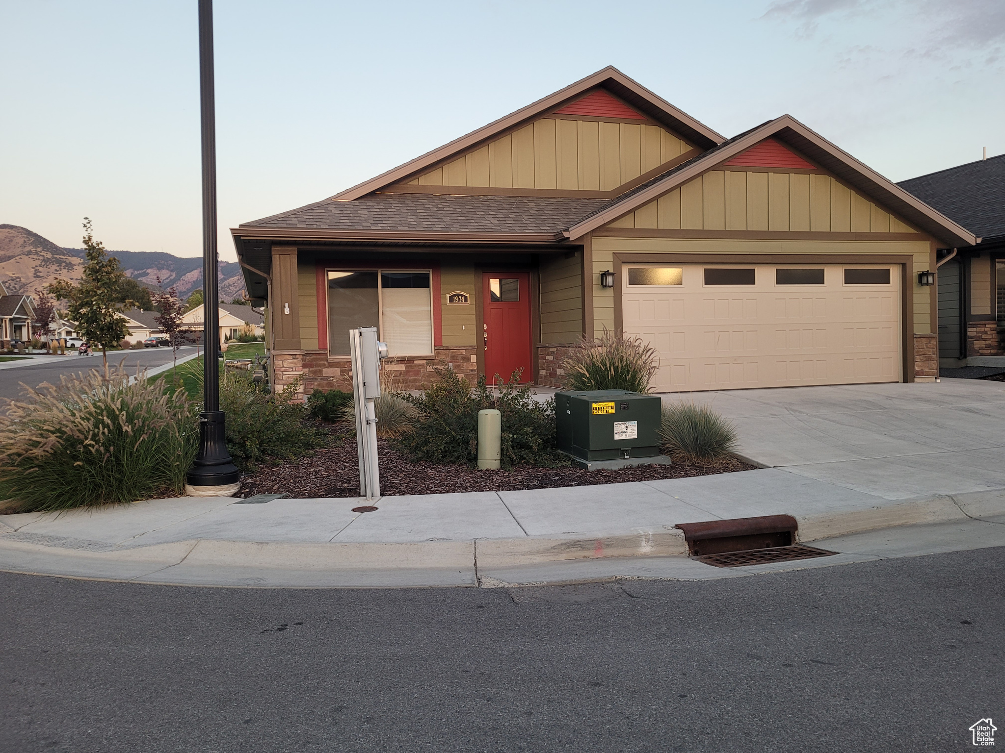 1974 N 420 E, North Logan, Utah 84341, 2 Bedrooms Bedrooms, 9 Rooms Rooms,2 BathroomsBathrooms,Residential,For sale,420,2026373