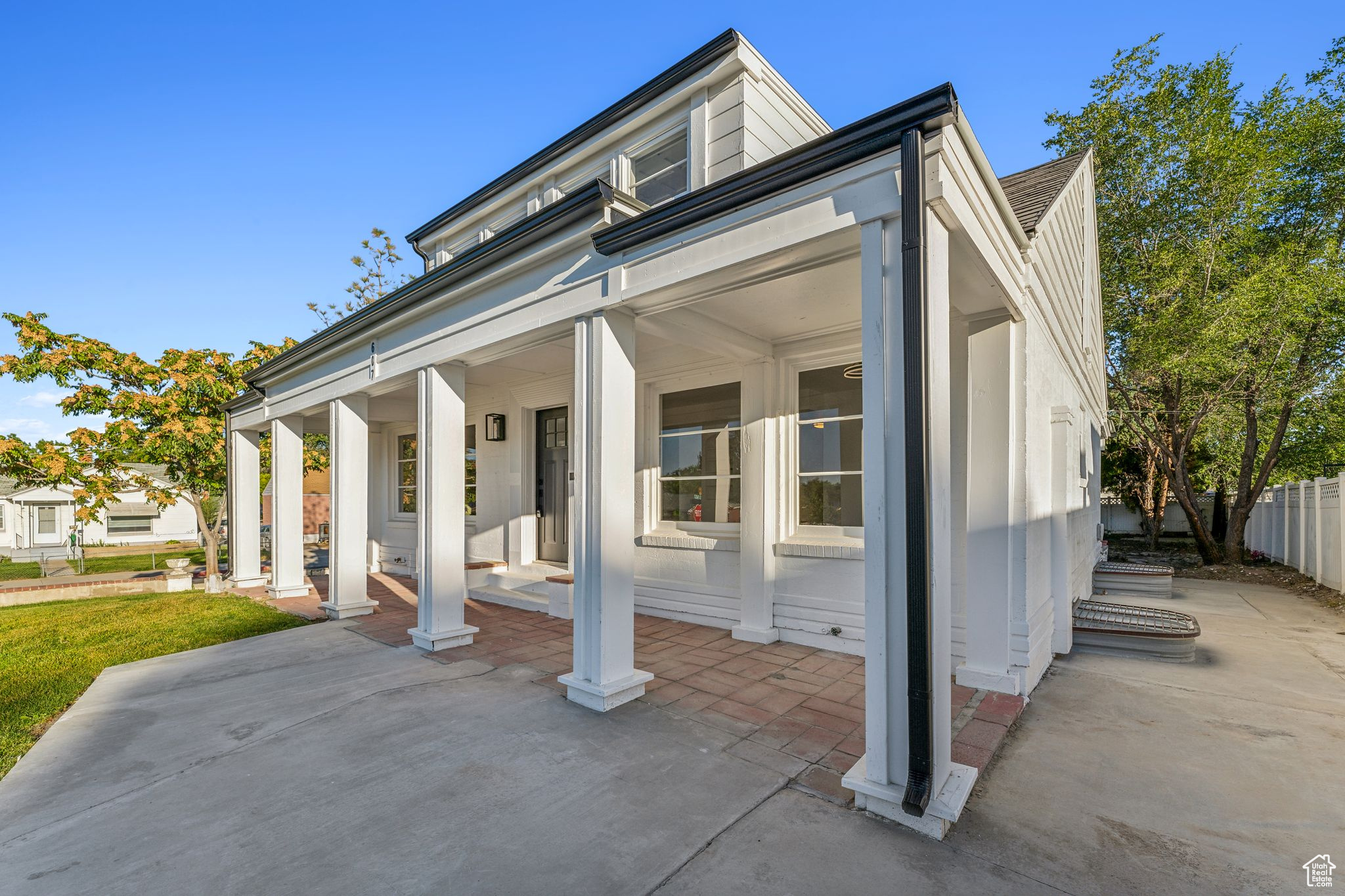 View of front of home featuring a porch