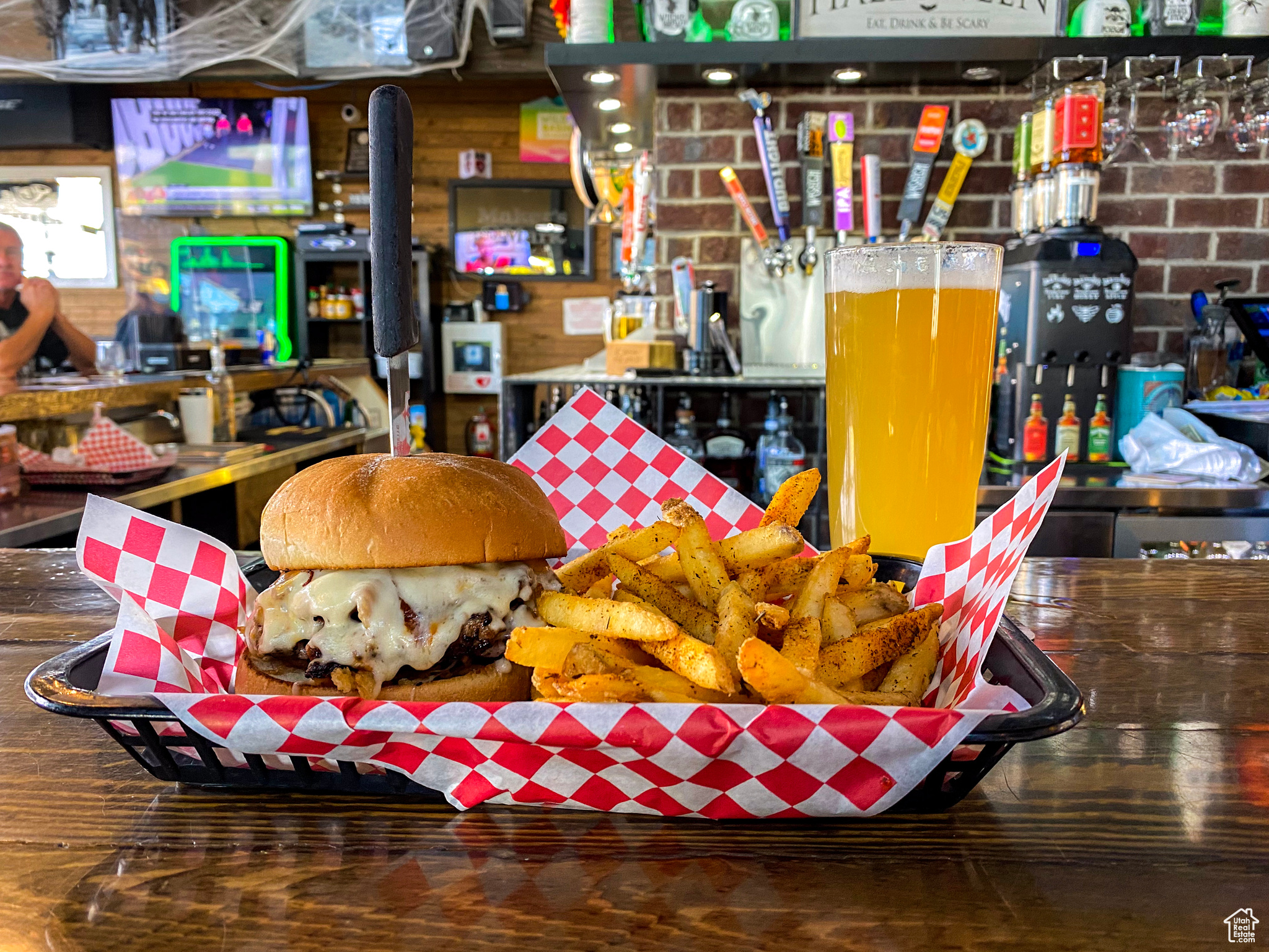 The Break Sports Bar is located on SoDa Row, just a few blocks from the Townhome. Surrounded by shops, dining and across from the stage currently used for many events, this is a popular gathering place.