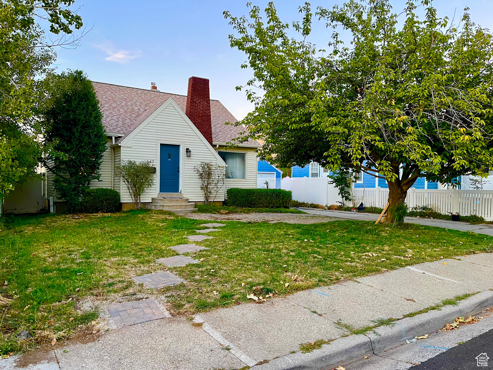 View of front of house with a front yard